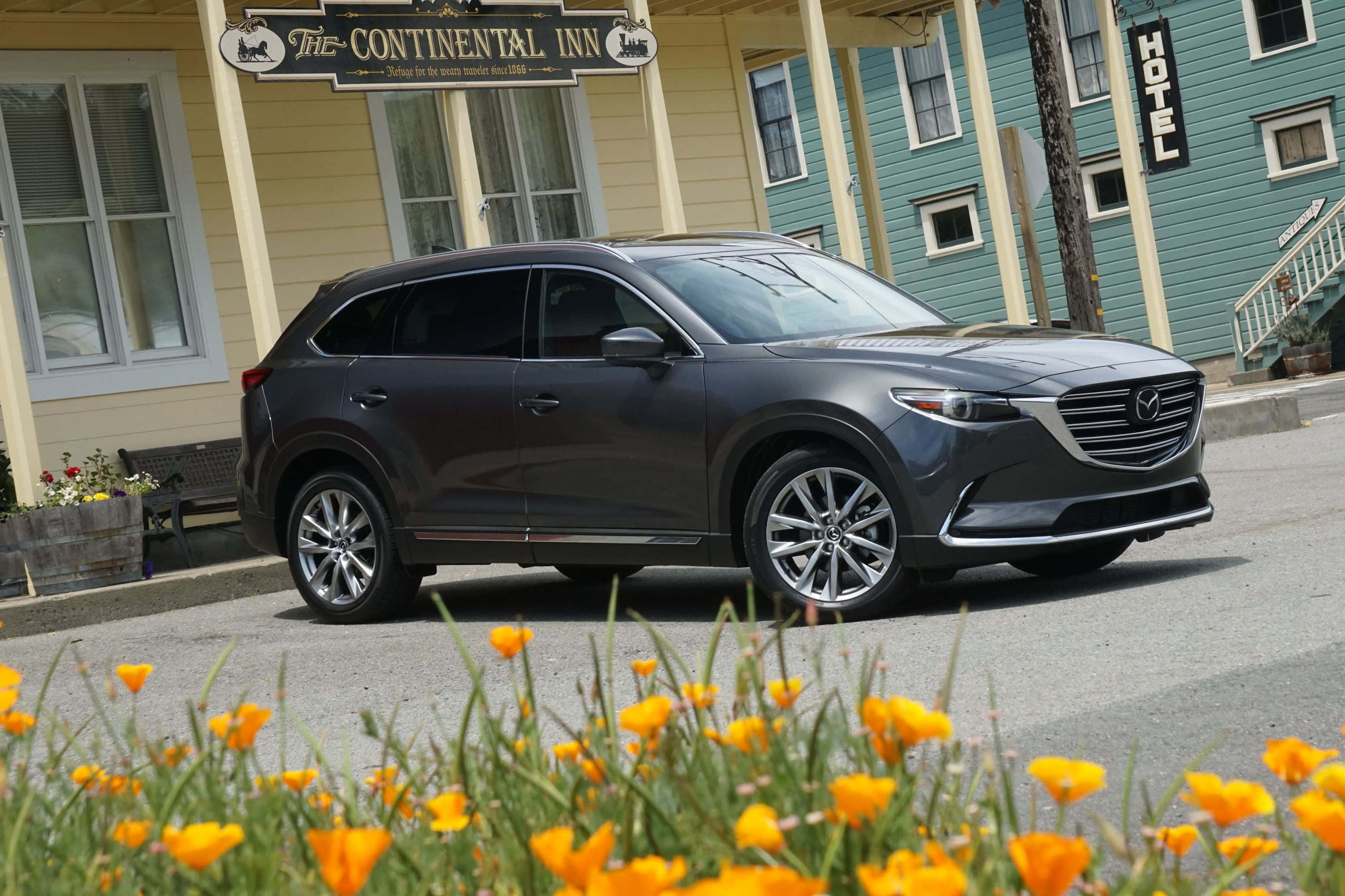 Mazda CX-9, dark gray, vintage inn, 2K Desktop Wallpaper