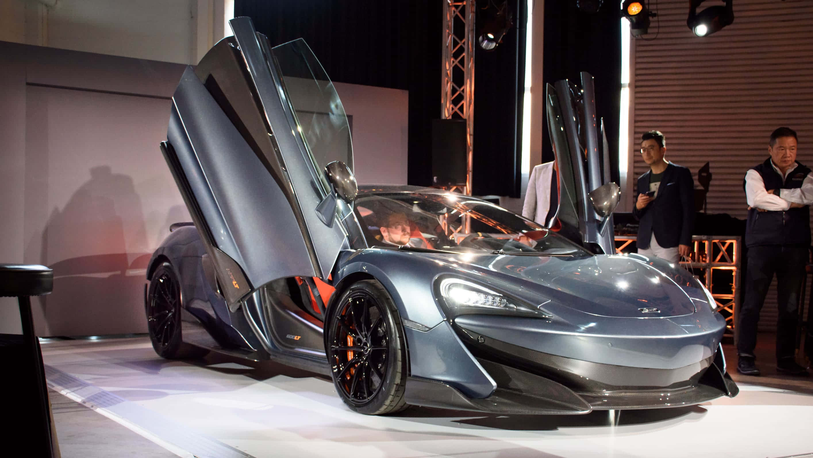 McLaren 600LT Spider, silver, gull-wing doors, 2K Desktop Wallpaper