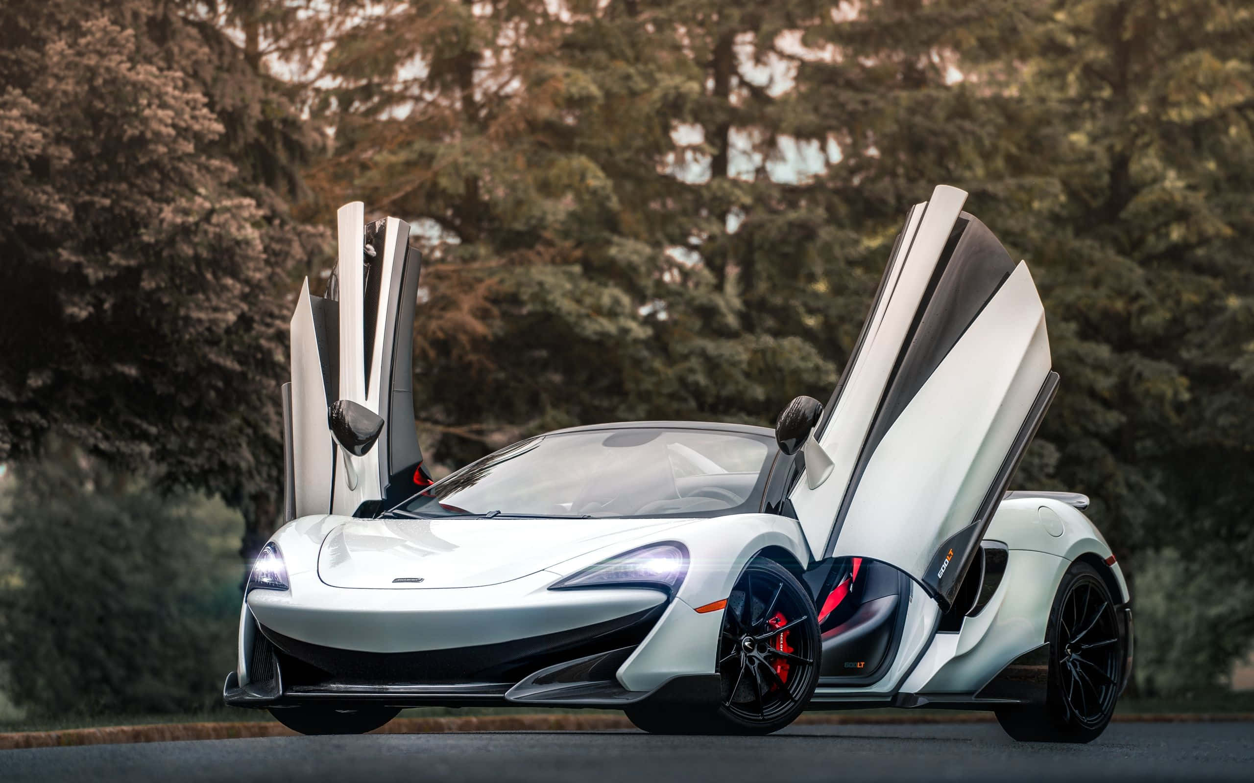 Mclaren 600LT, white, gullwing doors, 2K Desktop Wallpaper