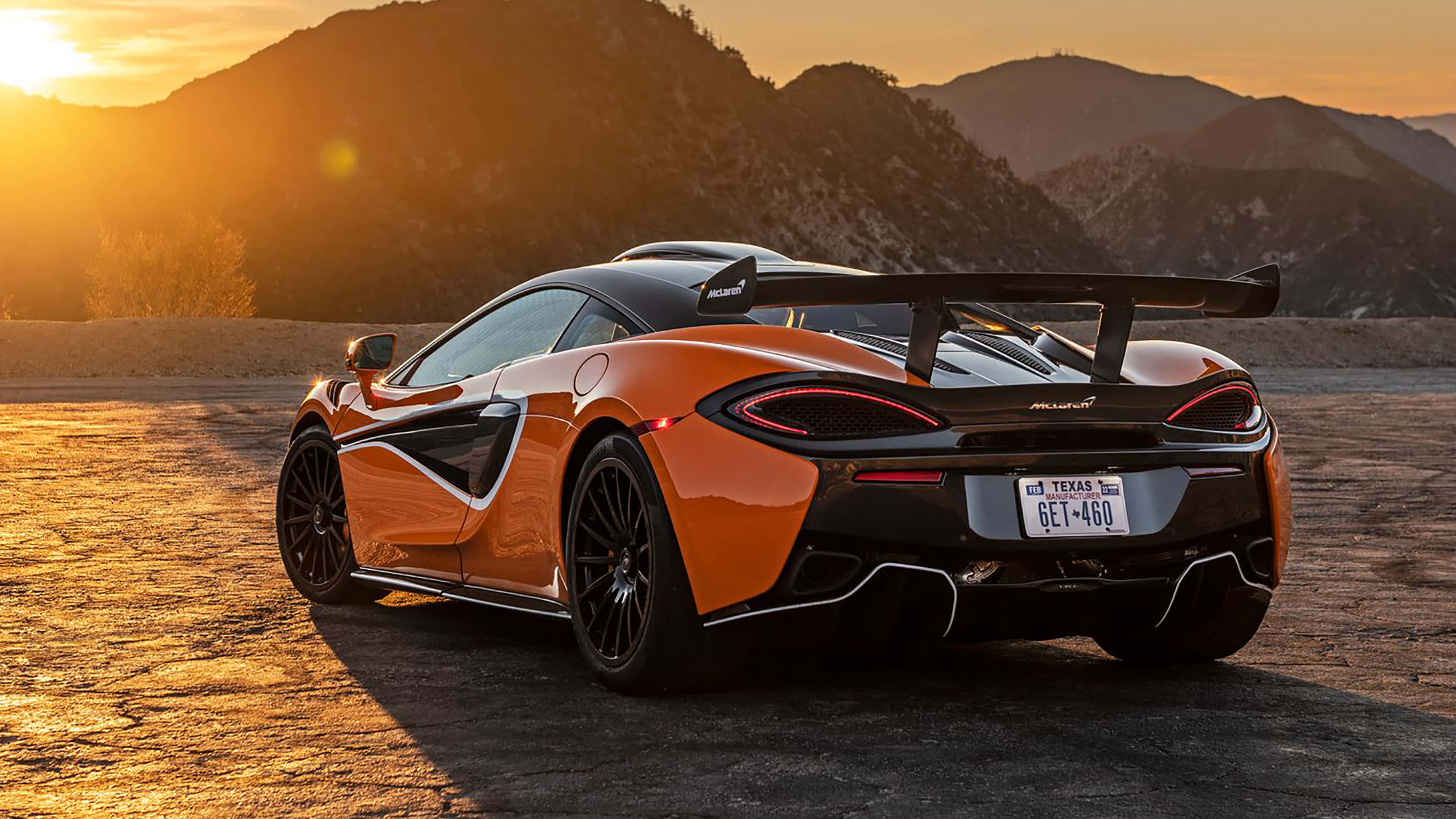 McLaren 620R, vibrant orange, black roof, 2K Desktop Wallpaper