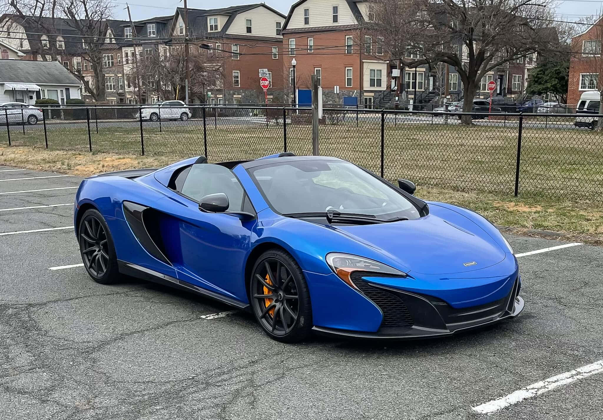 McLaren 650S, vibrant blue, asphalt lot, Full HD Desktop Wallpaper
