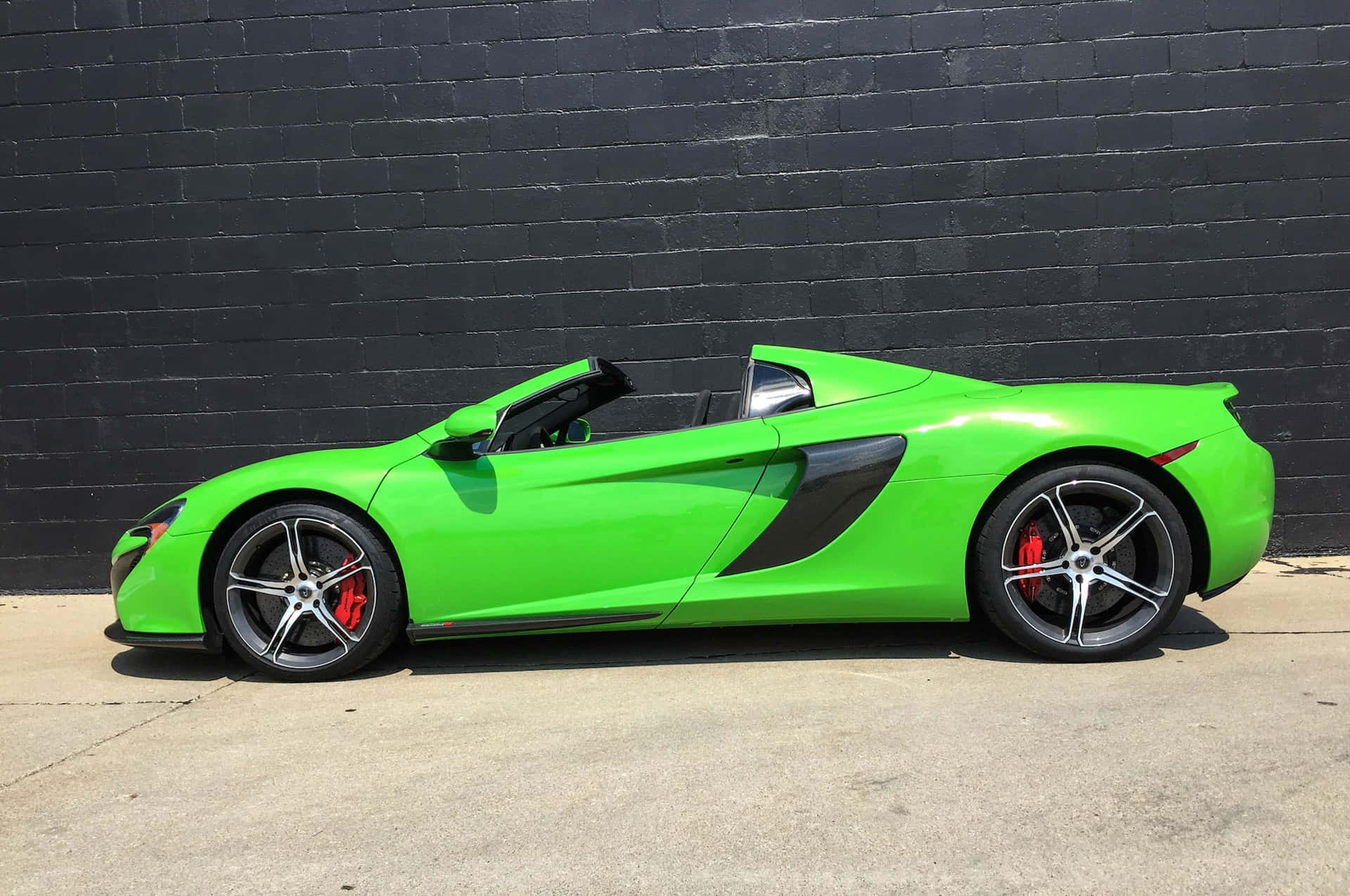 McLaren 650S, lime green, red brake calipers, Full HD Desktop Wallpaper