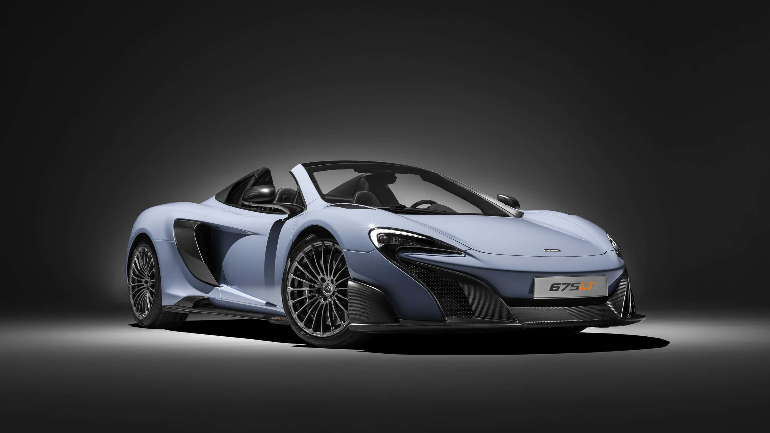 McLaren 675LT Spider, light blue, black accents, 2K Desktop Wallpaper