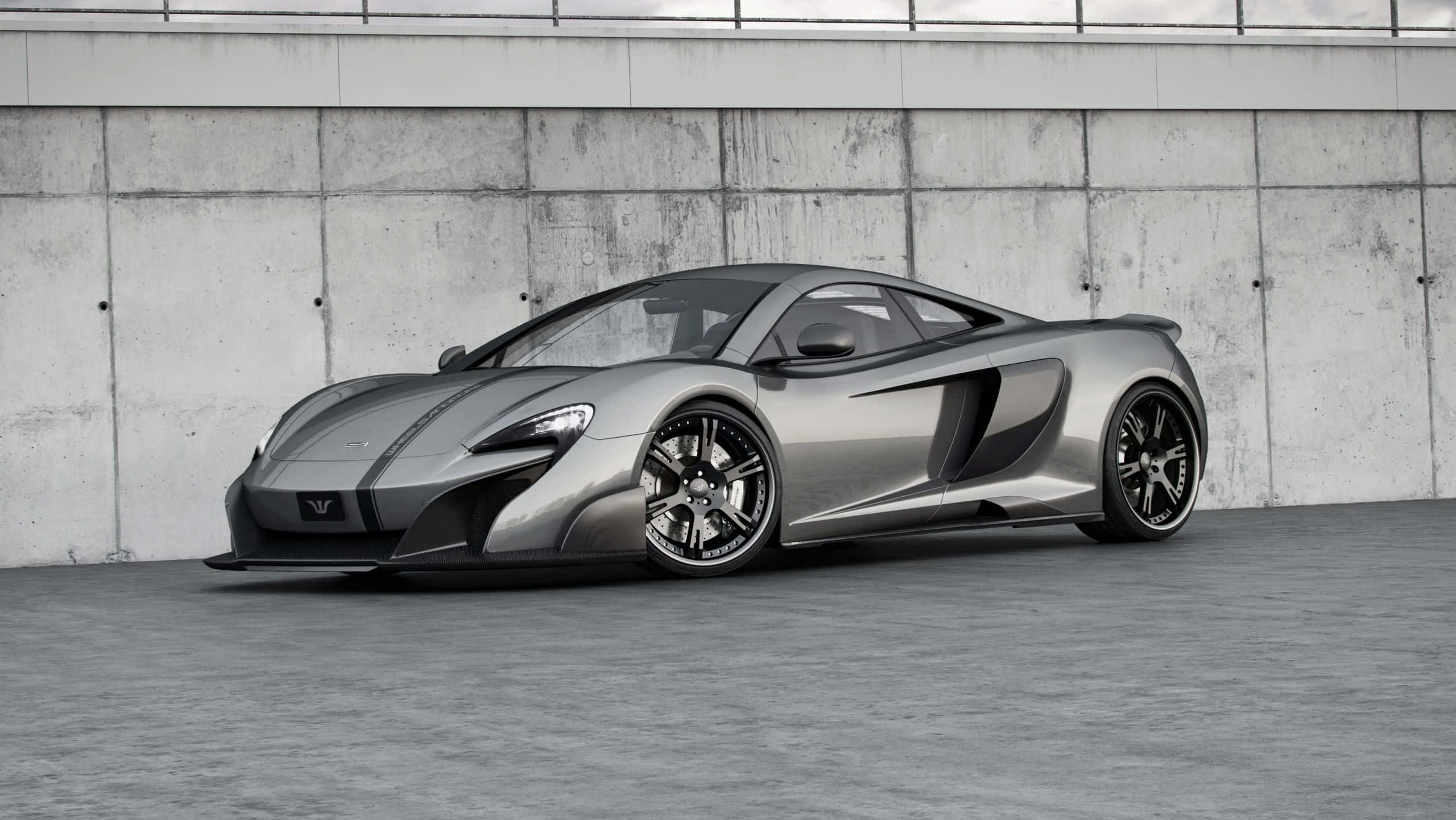 McLaren 675LT, sleek silver, black accents, 2K Desktop Wallpaper