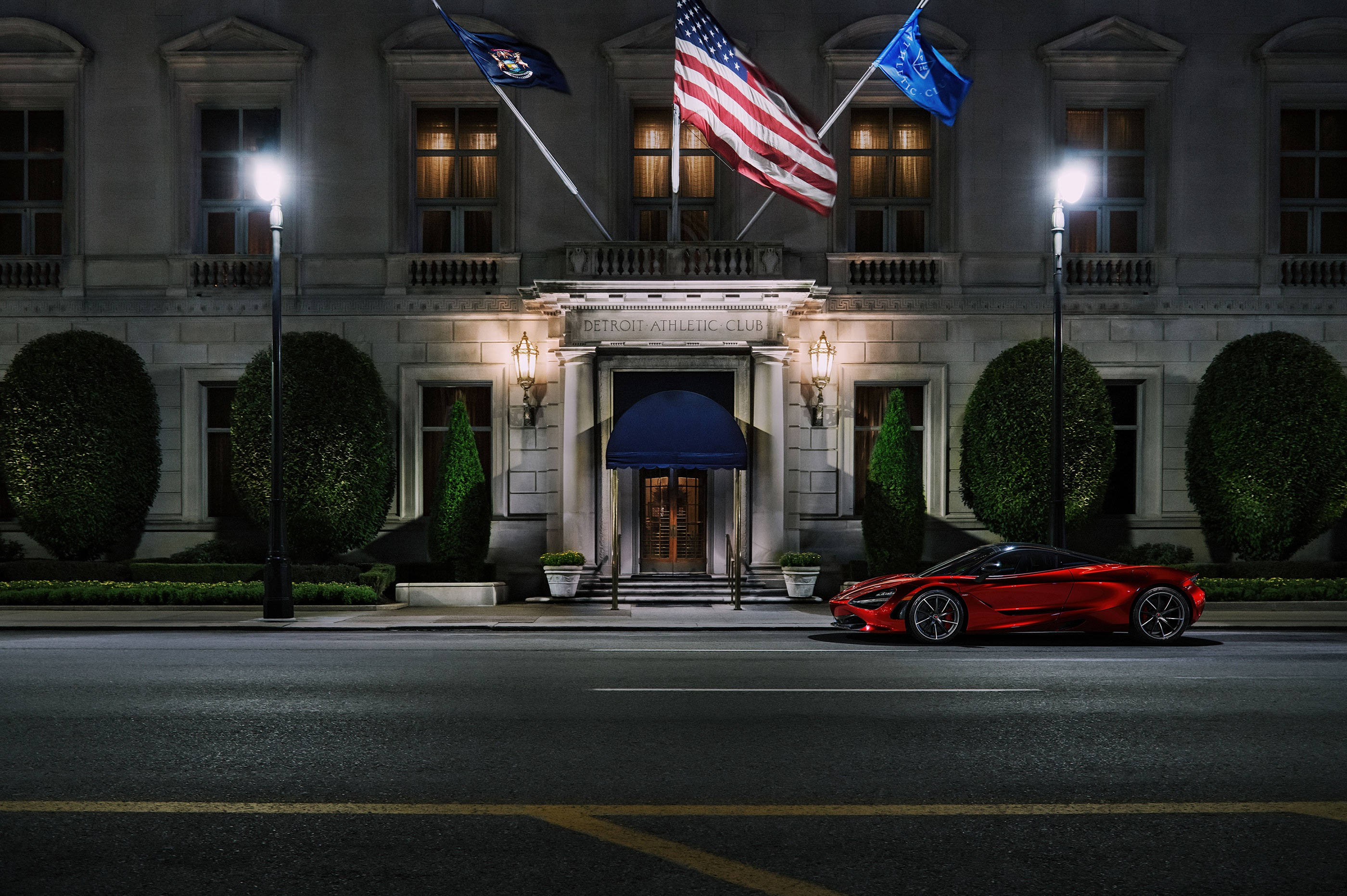 McLaren 720s, red, night, 2K Desktop Wallpaper
