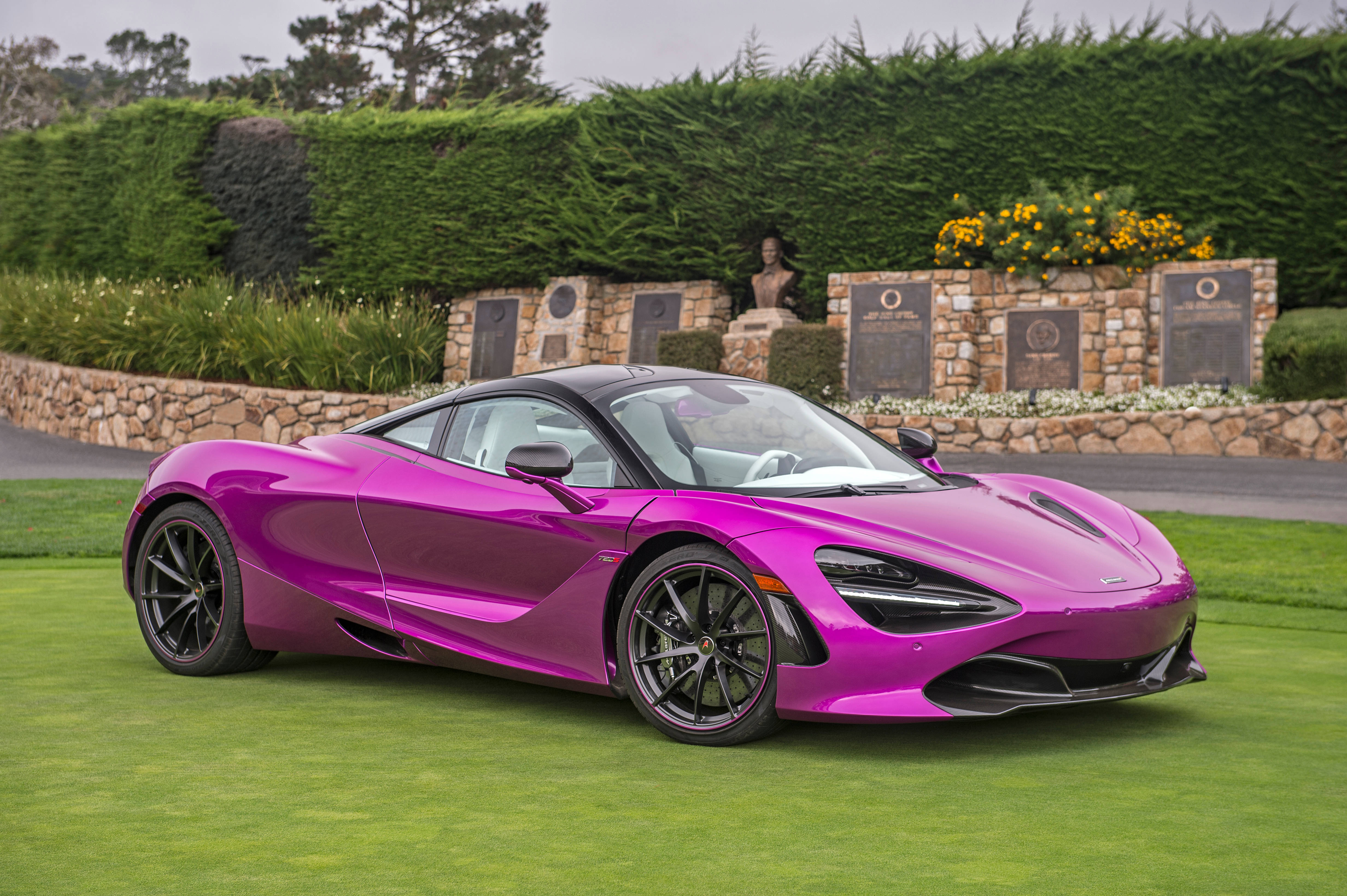 McLaren 720S, magenta, green lawn, 4K Desktop Wallpaper