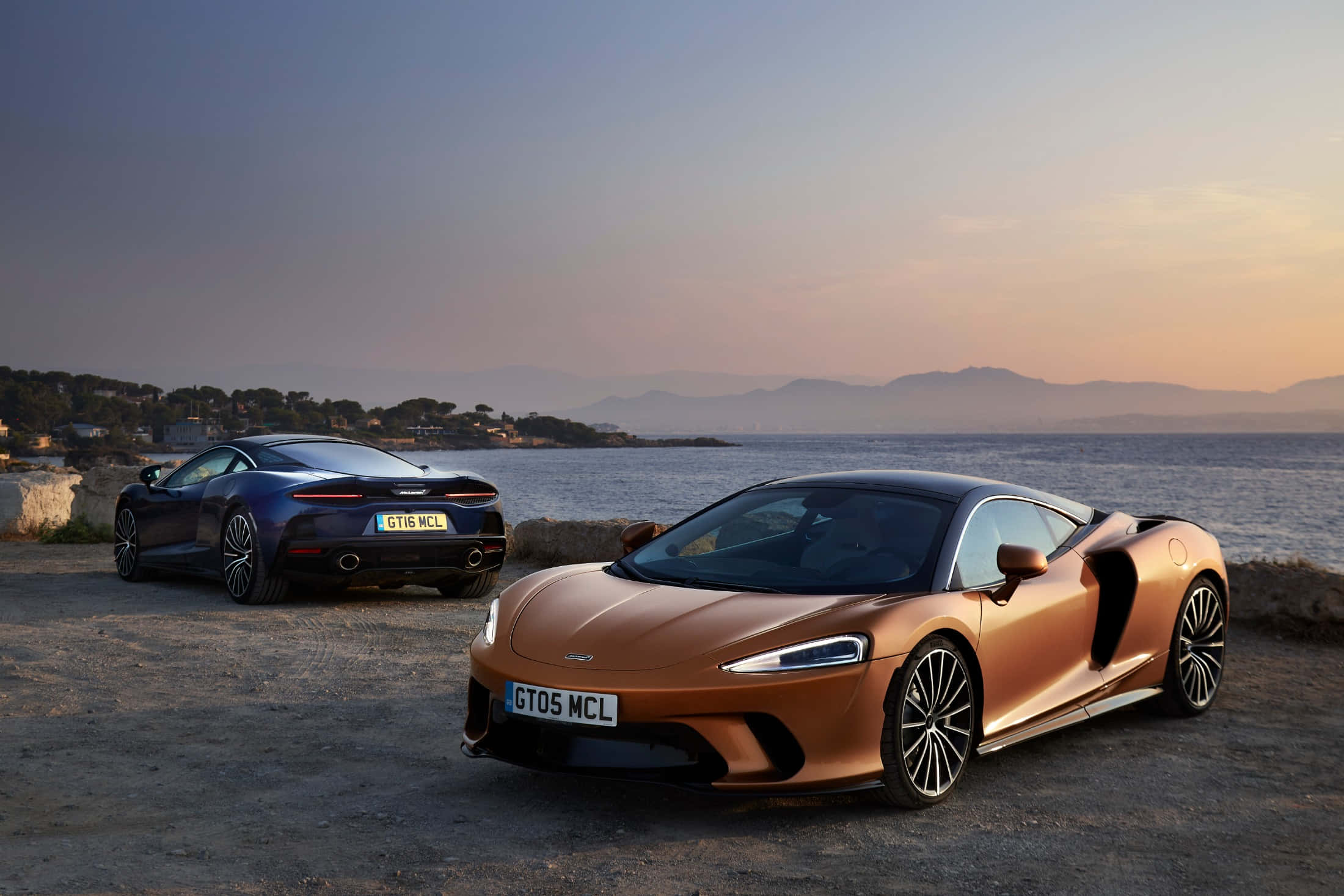 McLaren GT, sunset hues, coastal cliff, Full HD Desktop Wallpaper