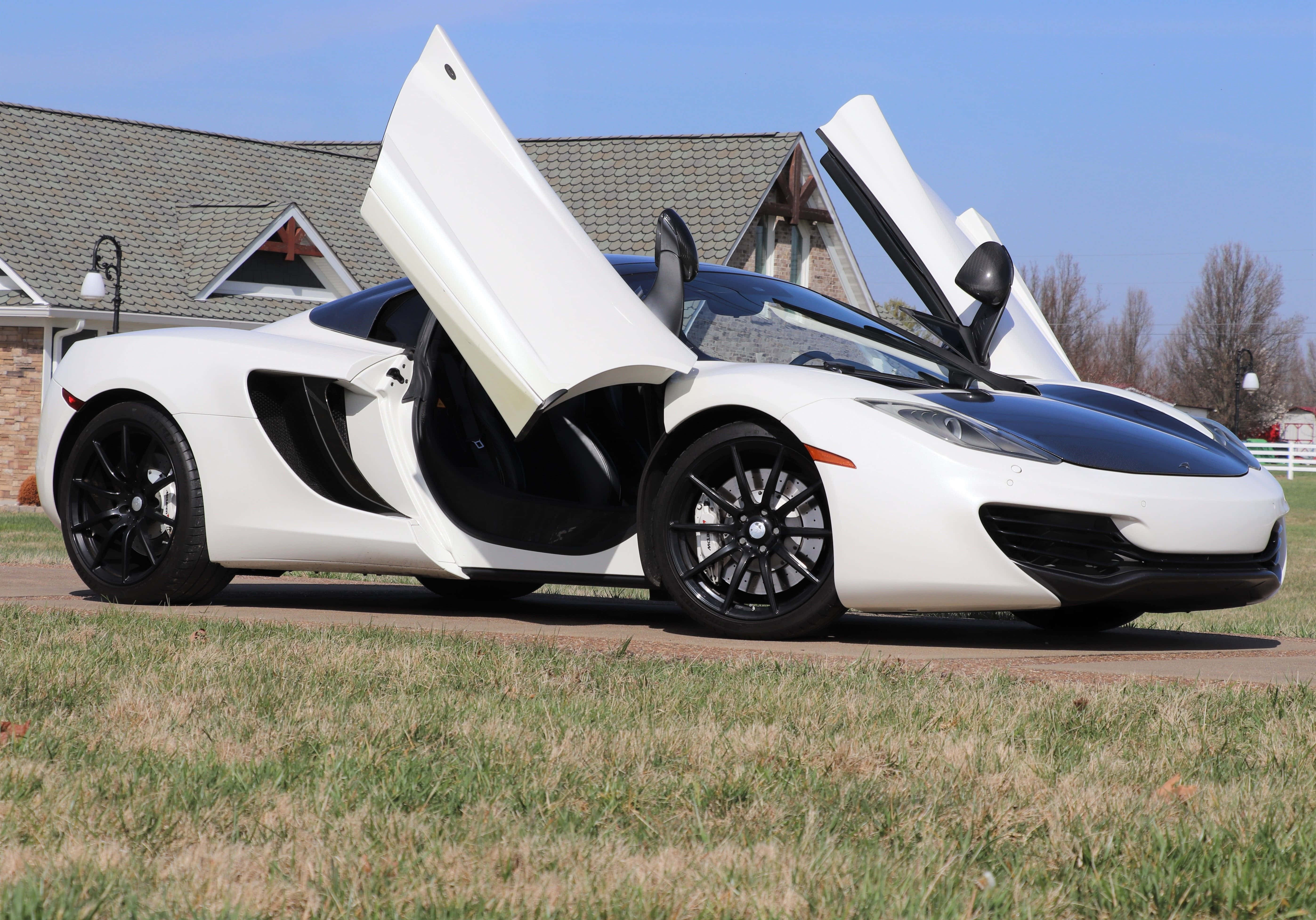 McLaren MP4-12C, gull-wing doors, white, 5K Desktop Wallpaper
