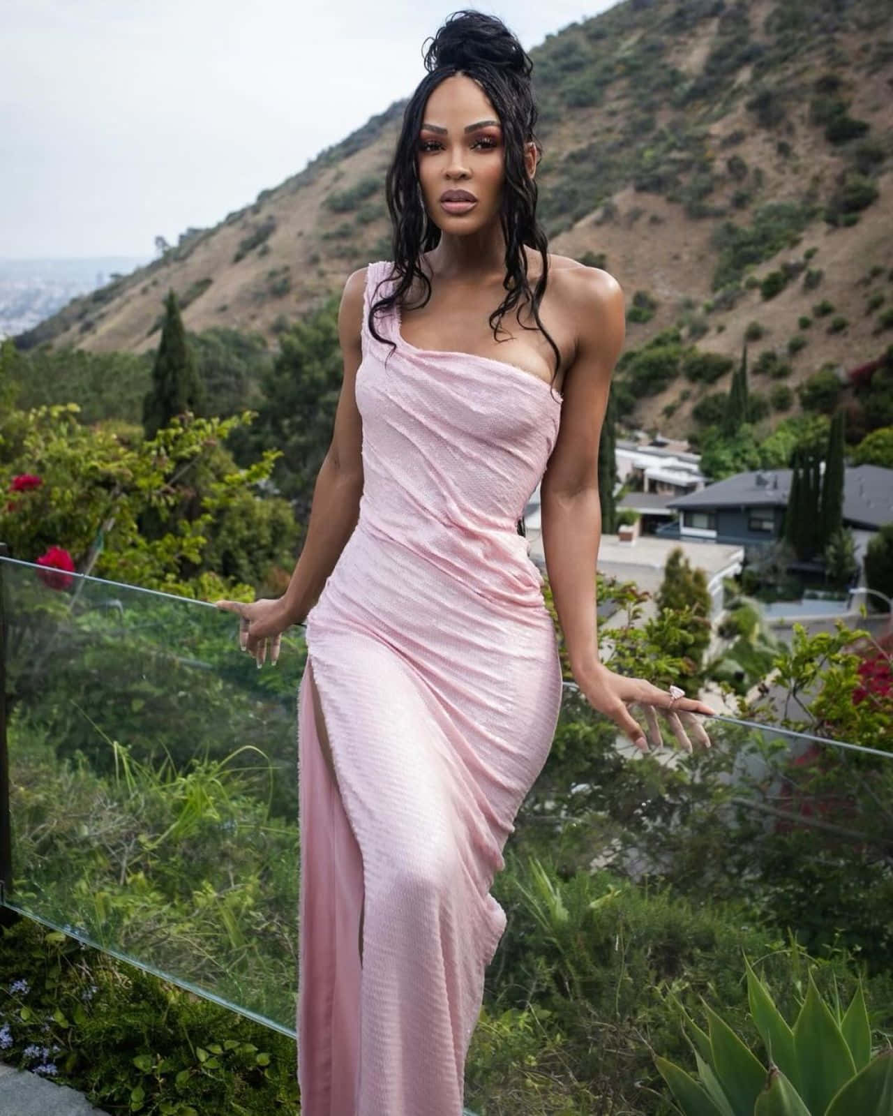 Meagan Good, elegant pink dress, shimmering pink gown, HD Phone Wallpaper