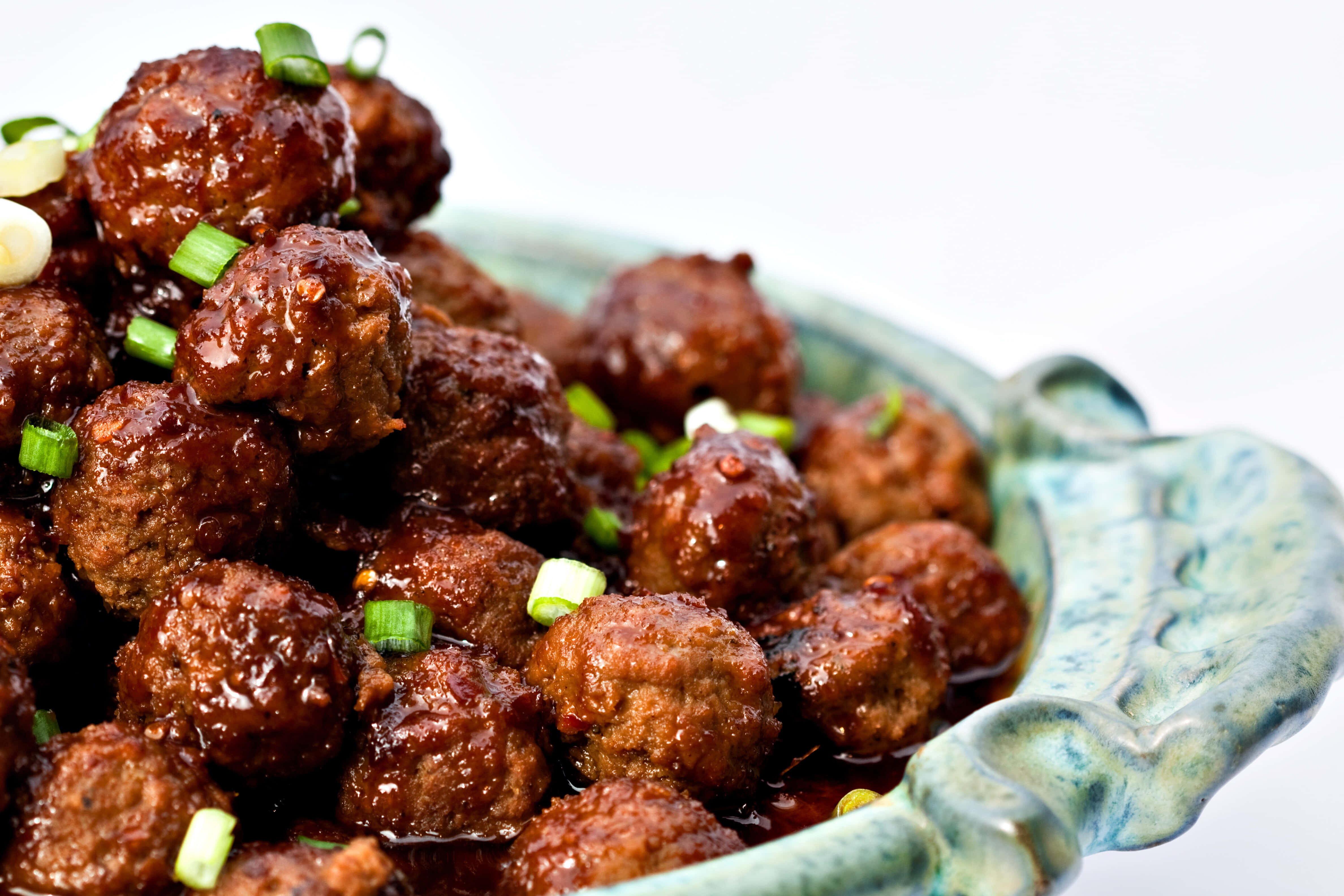 glazed meatballs, ceramic dish, leaf-shaped ceramic bowl, 4K Desktop Wallpaper