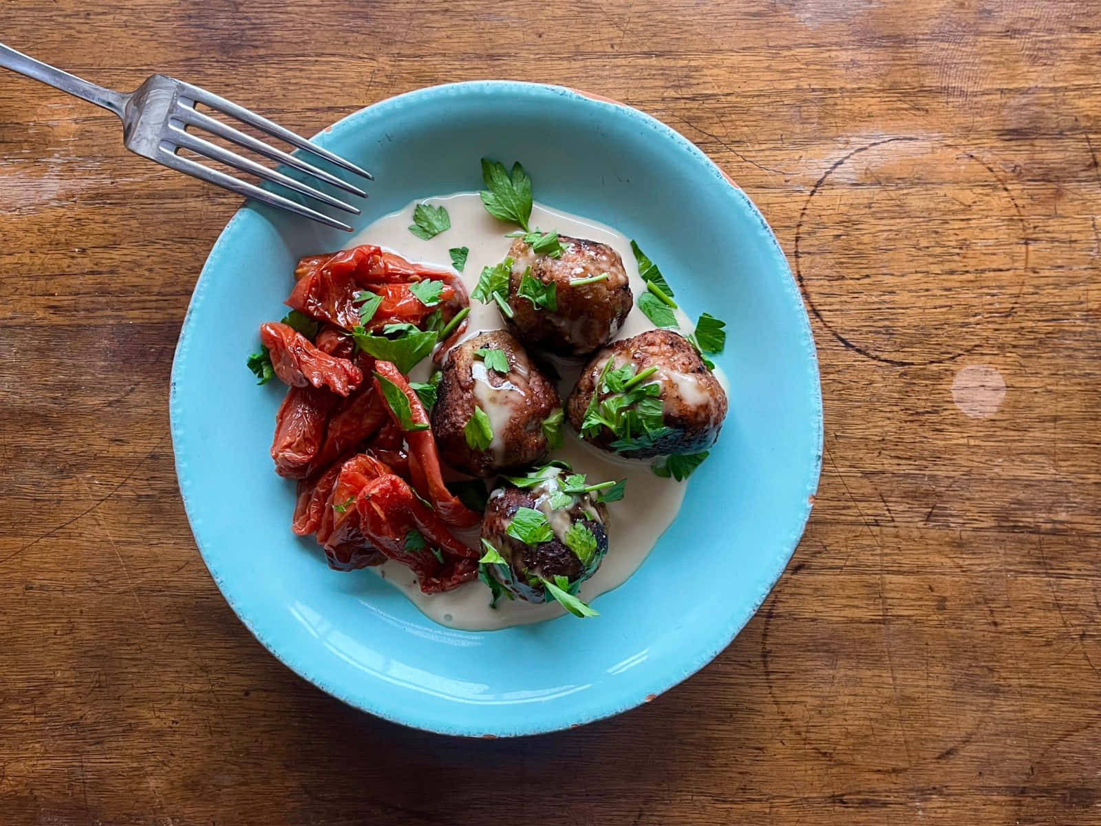 gourmet meatballs, roasted tomatoes, light blue bowl, HD Desktop Wallpaper