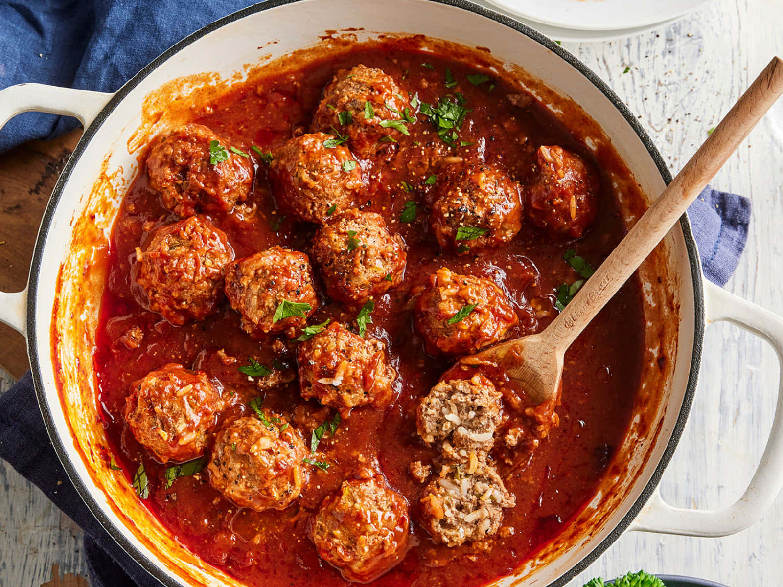 white enamel skillet, rich red tomato sauce, golden brown meatballs, HD Desktop Wallpaper