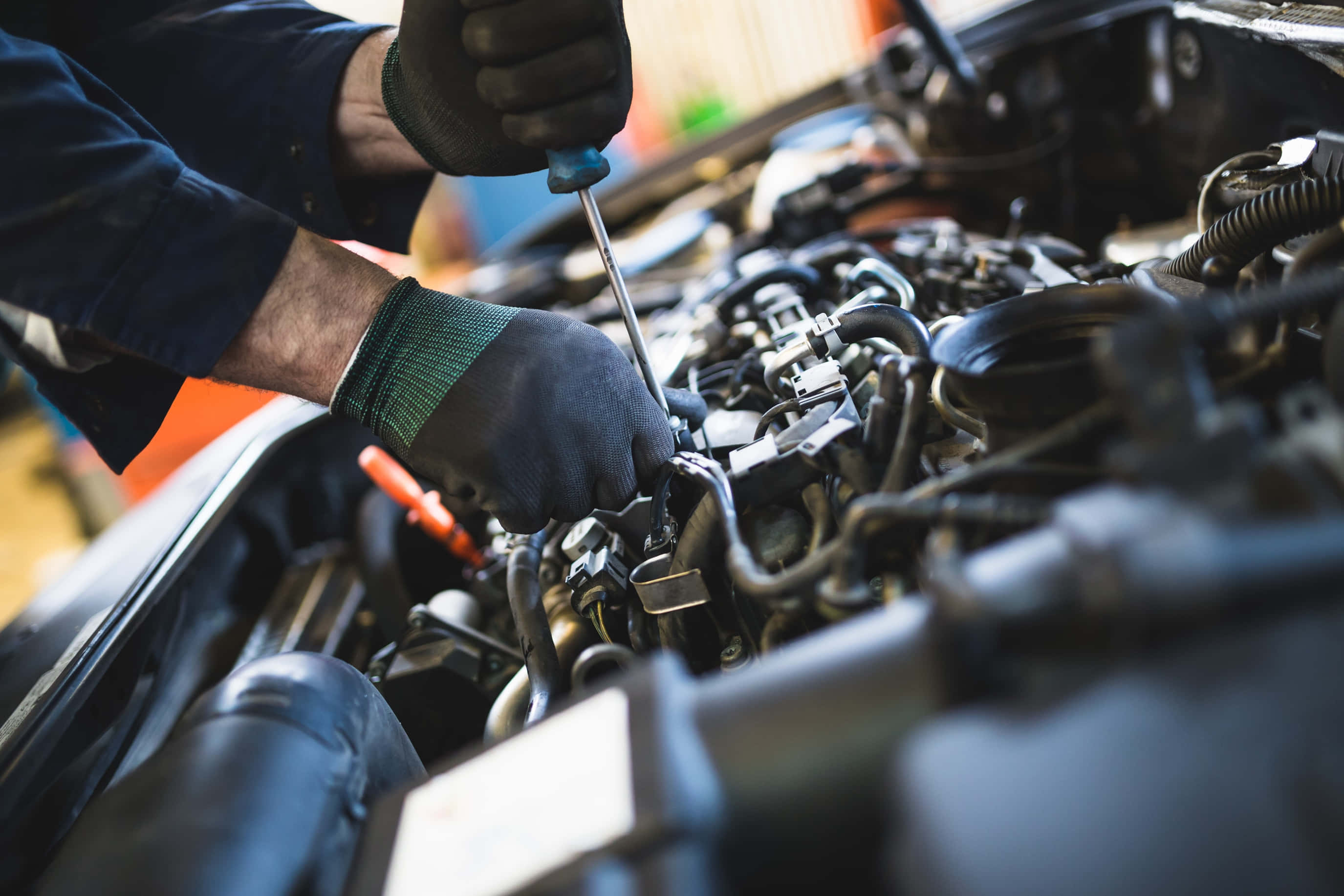 mechanic, gloves, screwdriver, 2K Desktop Wallpaper