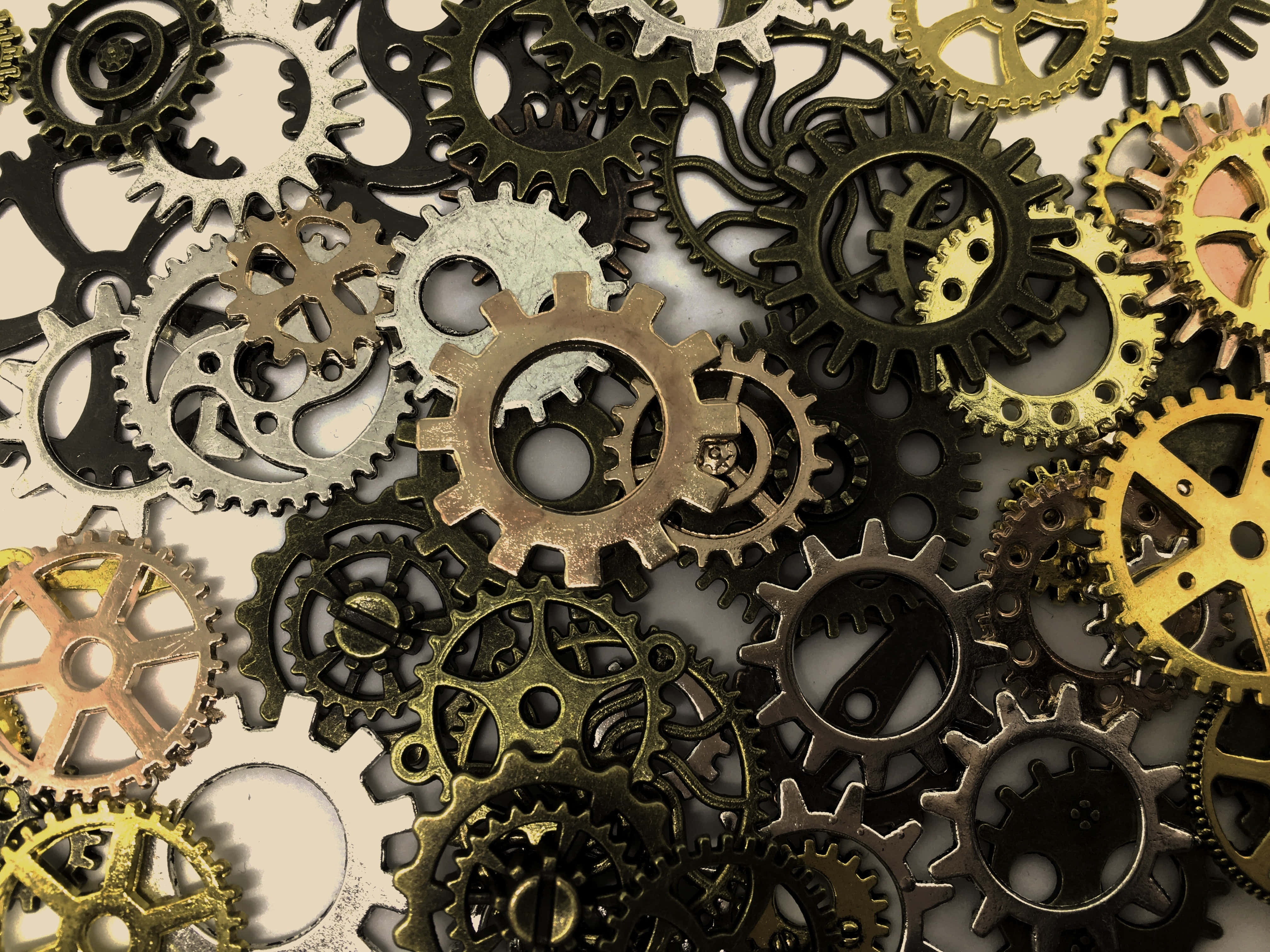 brass, steel, gears, 4K Desktop Wallpaper