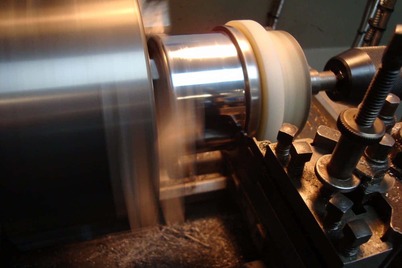 metal lathe, cylindrical workpiece, white abrasive wheel, HD Desktop Wallpaper