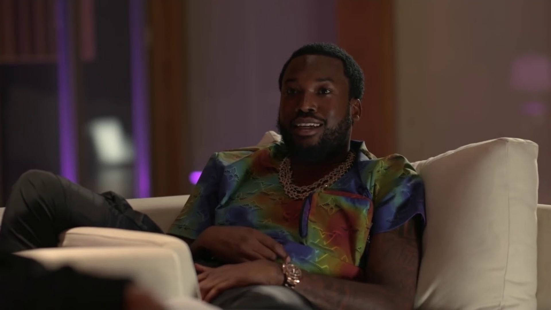 Meek Mill, vibrant rainbow shirt, white couch, Full HD Desktop Wallpaper