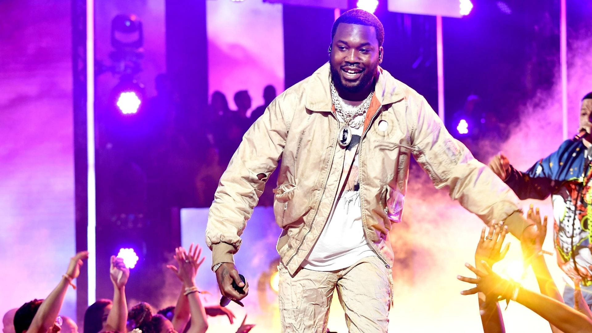 Meek Mill, beige jacket, vibrant purple lit stage, Full HD Desktop Wallpaper