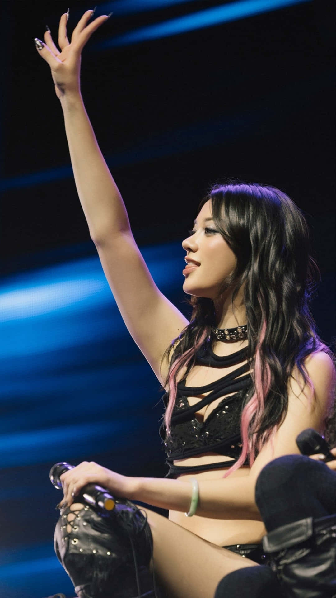 Megan Katseye, pink streaked hair, microphone, Full HD Phone Wallpaper