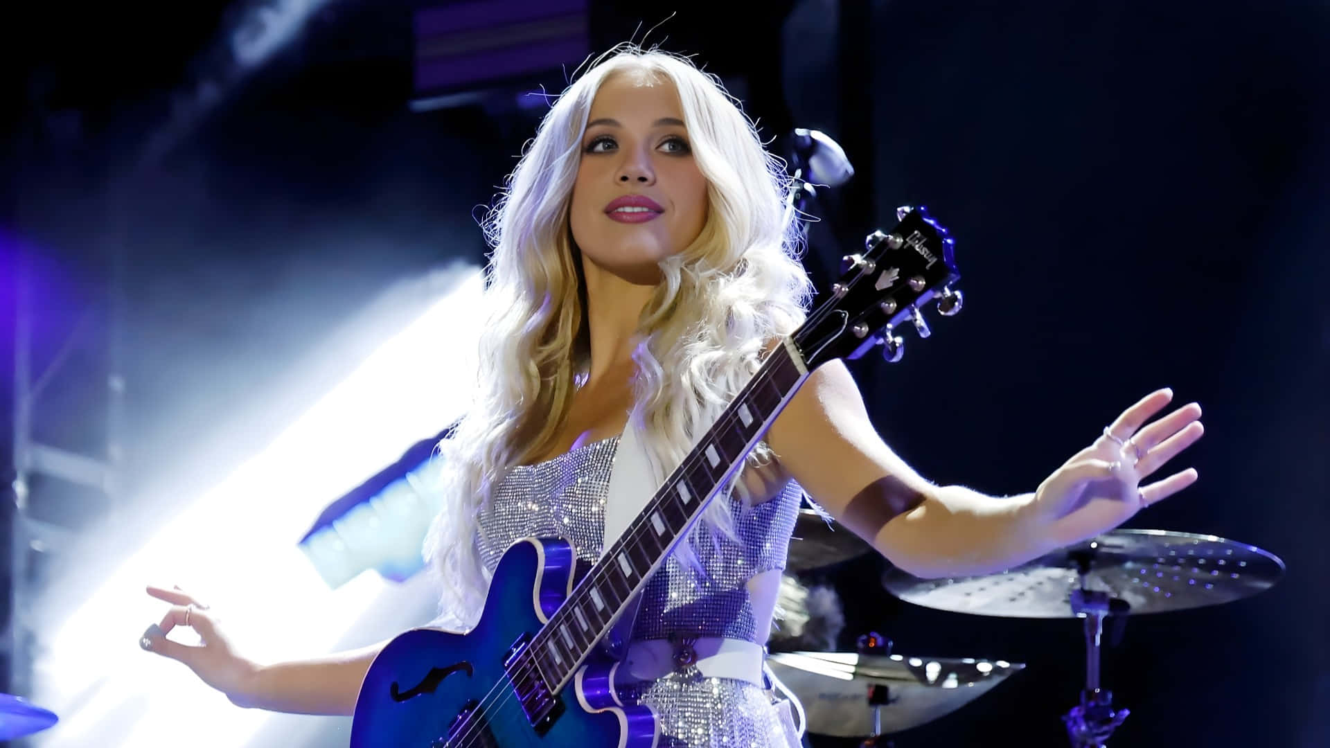Megan Moroney, sparkling silver dress, blue electric guitar, Full HD Desktop Wallpaper