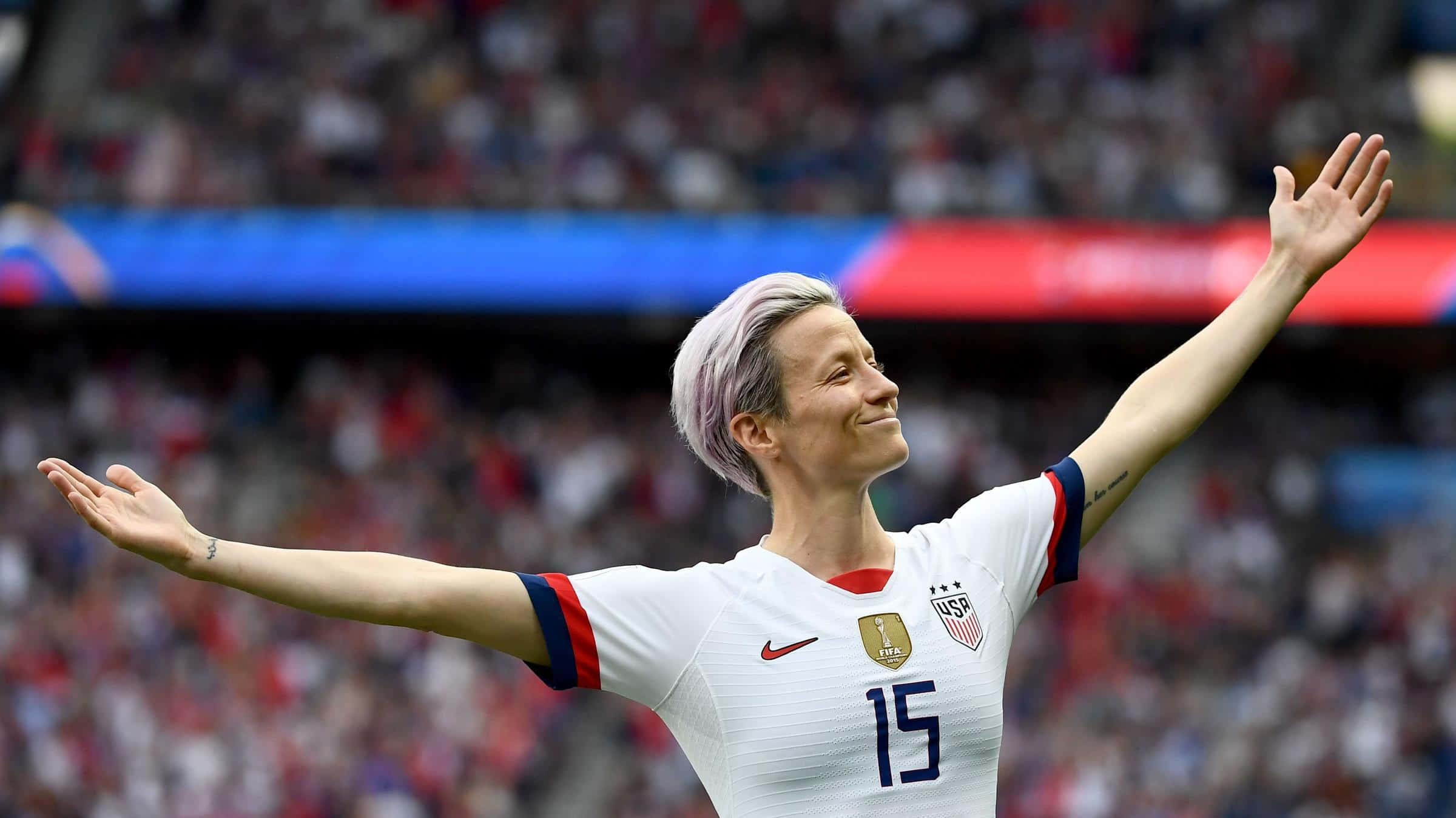 Megan Rapinoe, soccer game, sunlit stadium field, Full HD Desktop Wallpaper