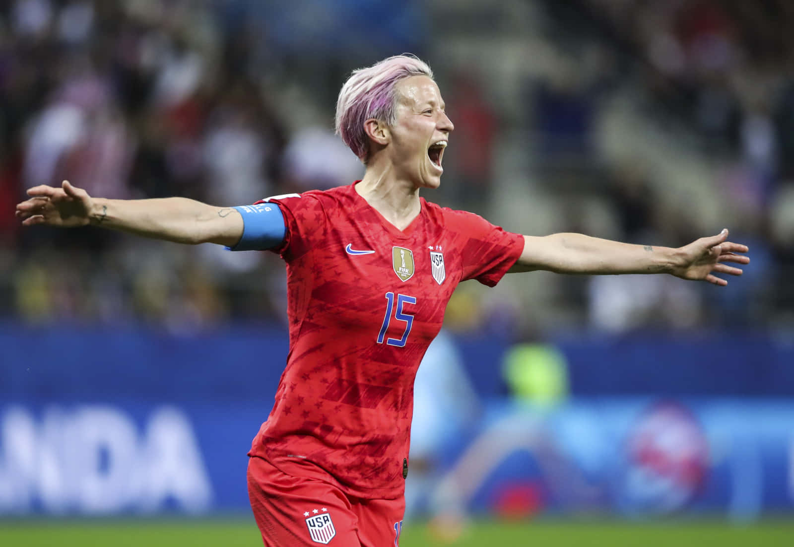 Megan Rapinoe, red USA jersey, number 15, HD Desktop Wallpaper