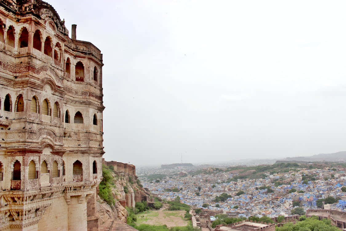Mehrangarh Fort, blue-painted city, hazy hills, SD Desktop Wallpaper