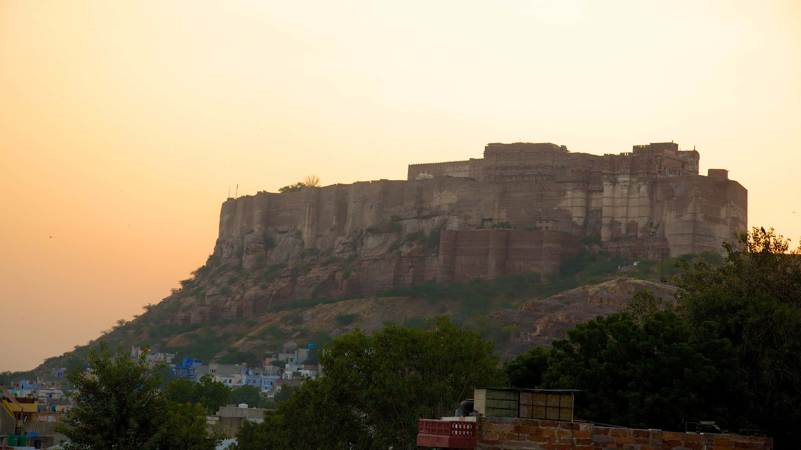Mehrangarh Fort, sunset, golden light, 2K Desktop Wallpaper