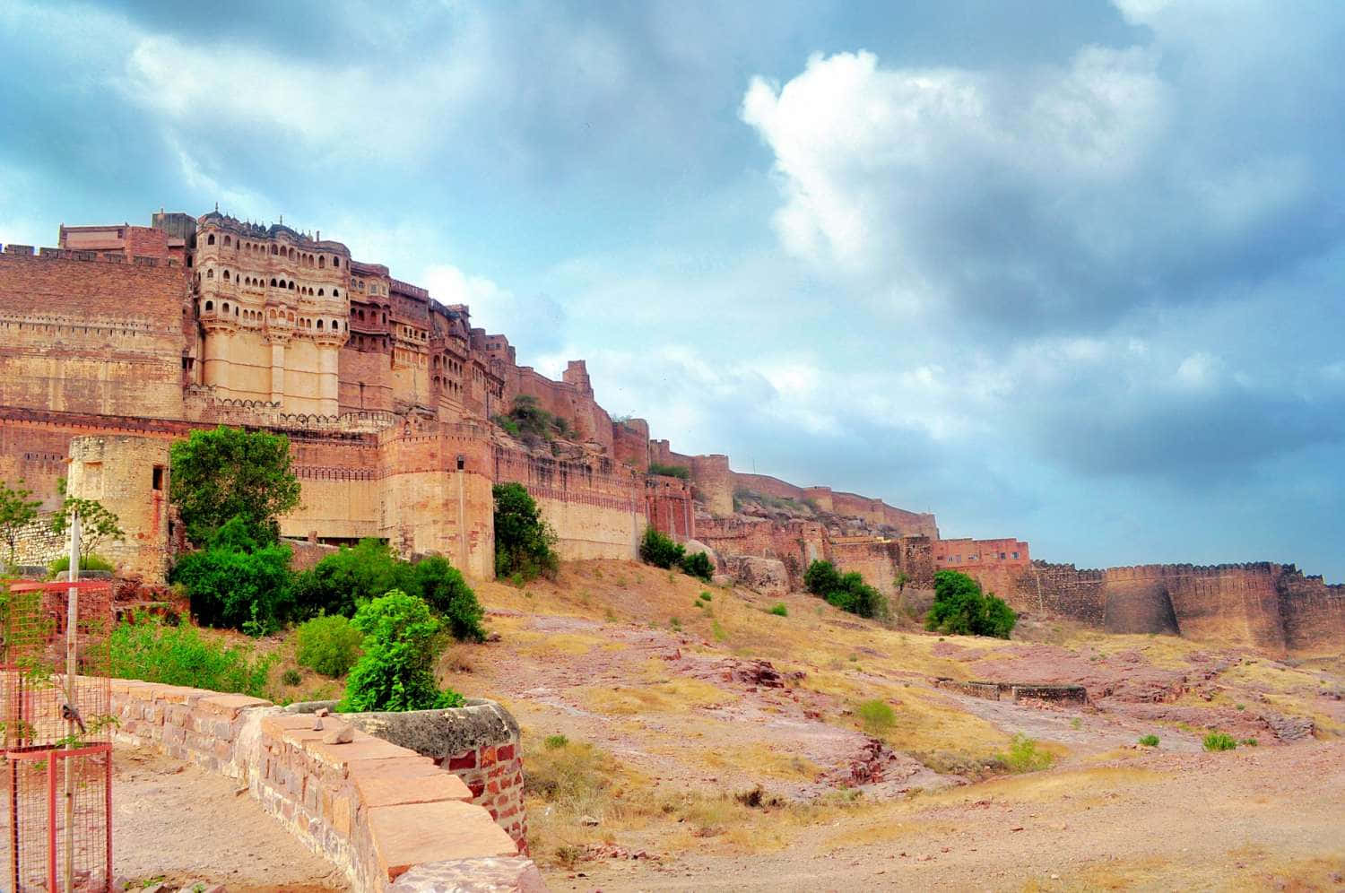 Mehrangarh Fort, reddish hill, sunbaked hillside, HD Desktop Wallpaper