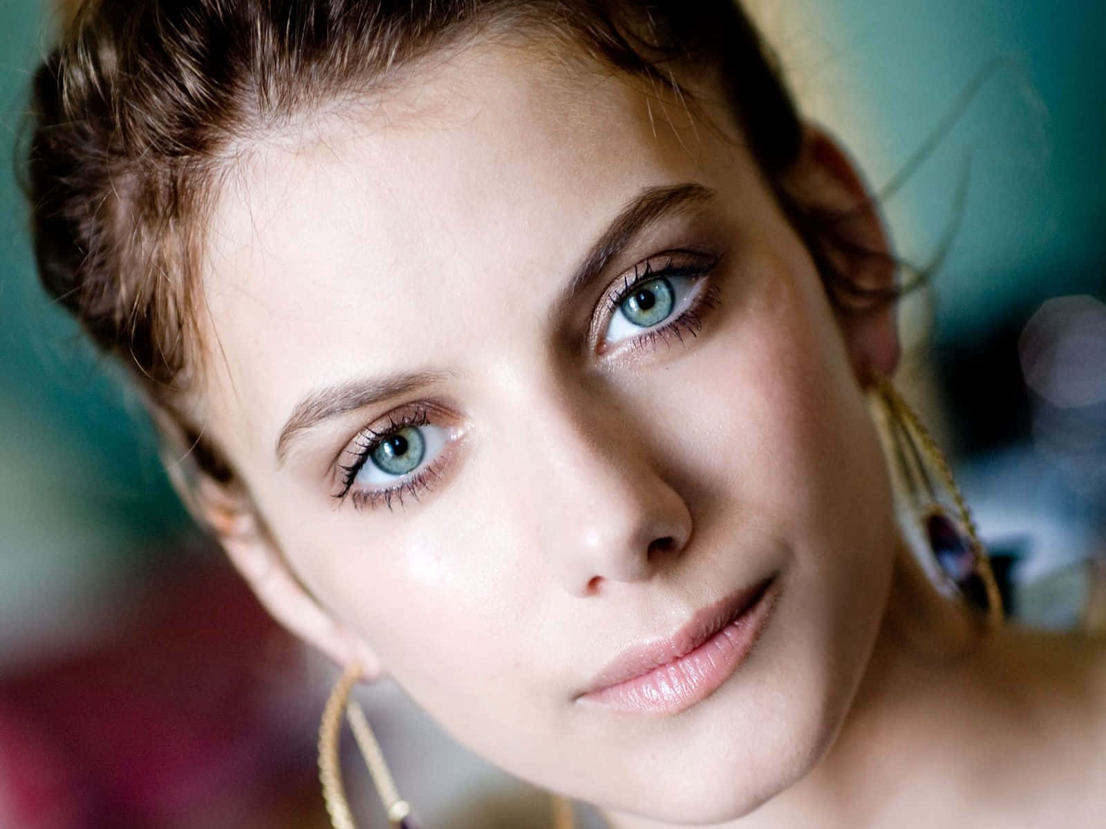 Mélanie Laurent, blue eyes, golden hoop earrings, HD Desktop Wallpaper