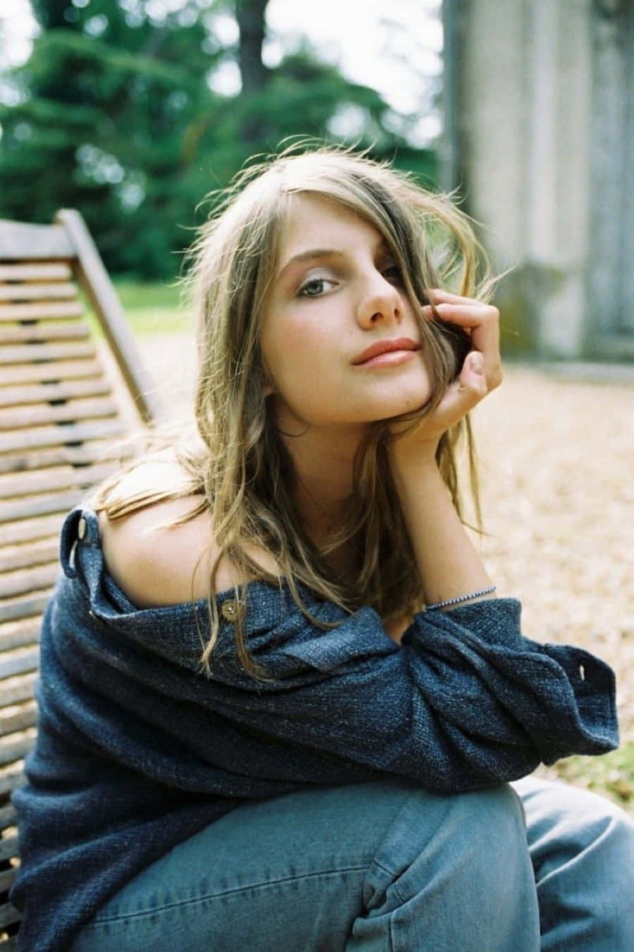 Mélanie Laurent, tousled blonde hair, wooden bench, HD Phone Wallpaper