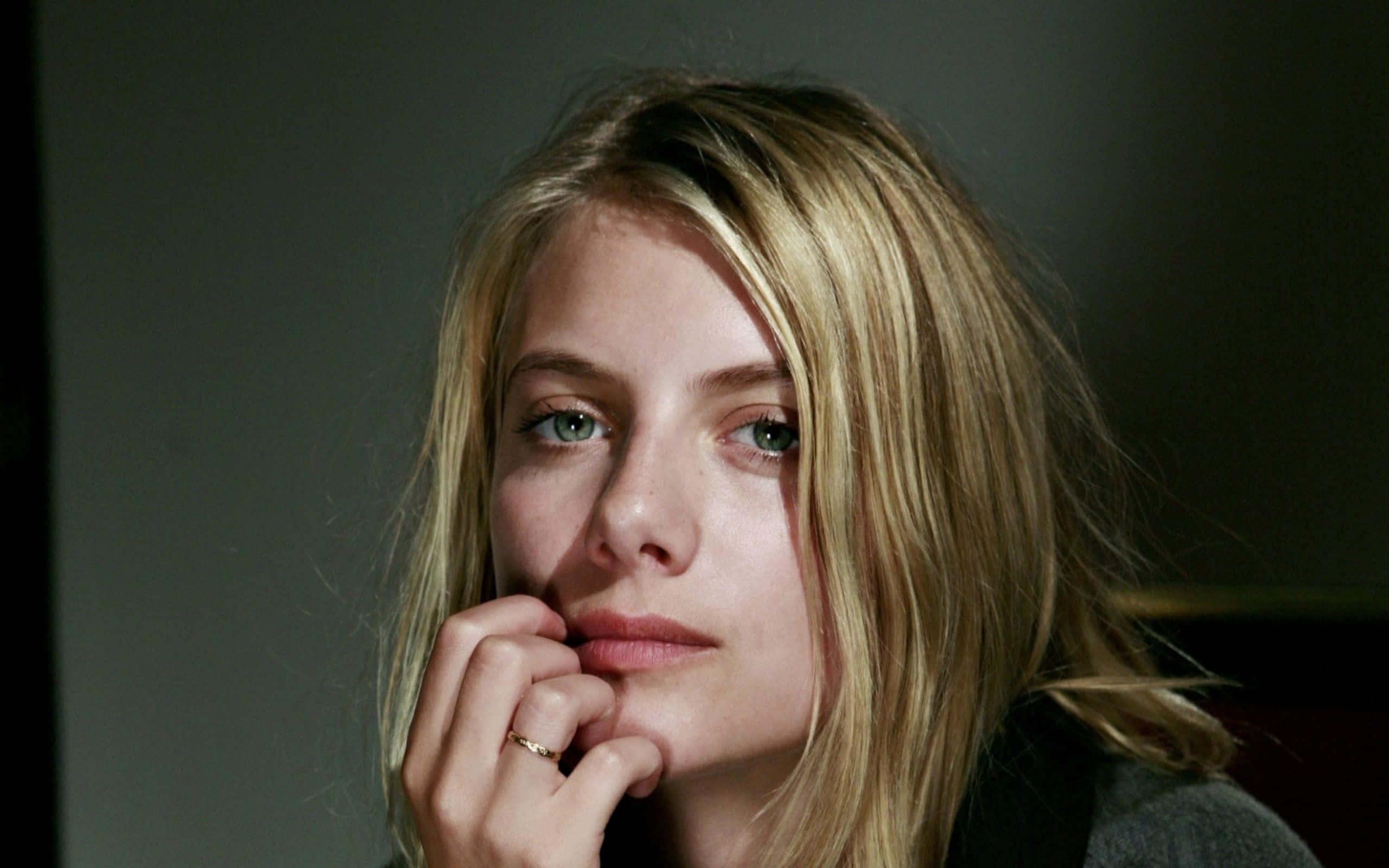 Mélanie Laurent, blonde woman, green eyes, 2K Desktop Wallpaper