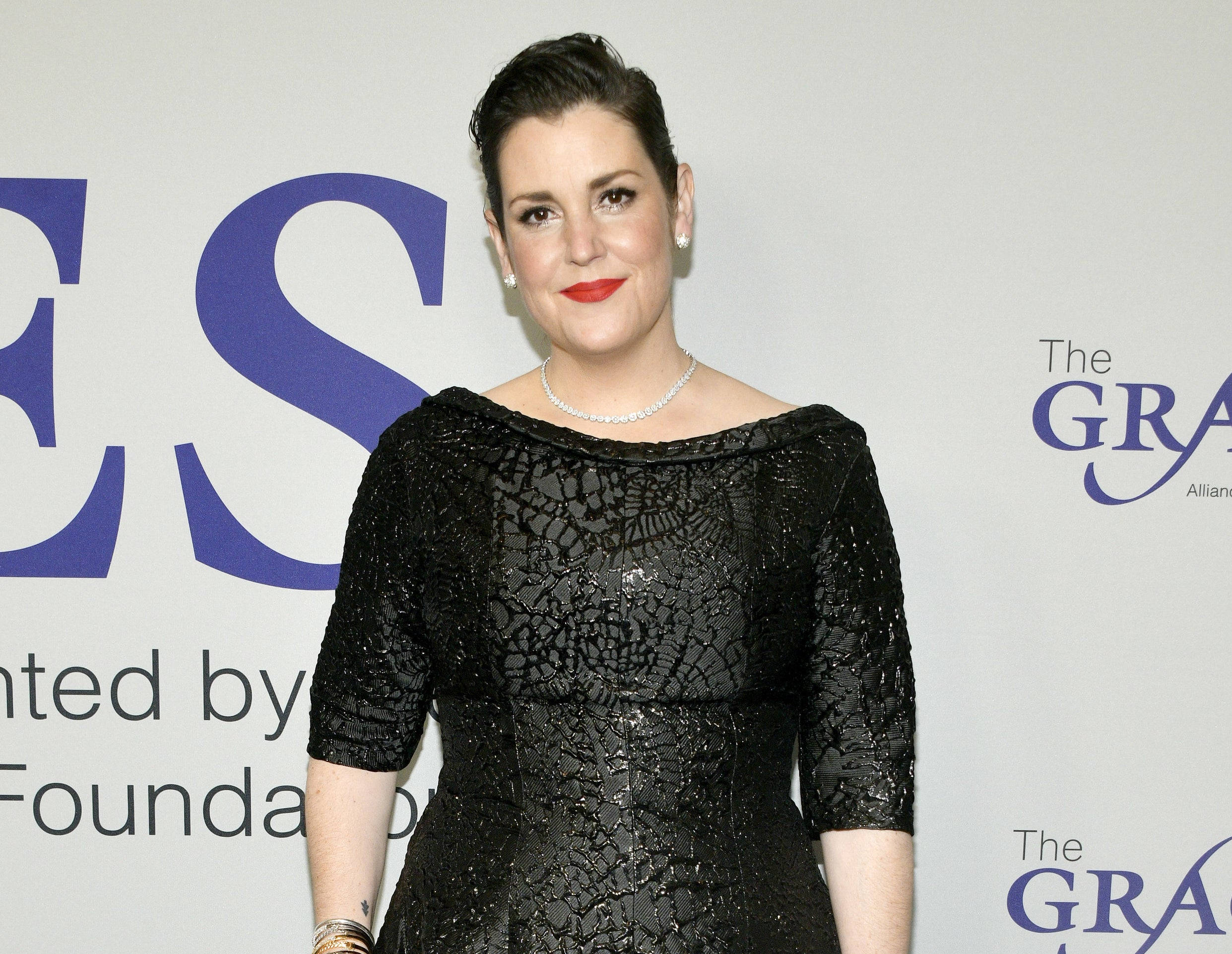 Melanie Lynskey, black lace dress, branded event backdrop, Full HD Desktop Wallpaper