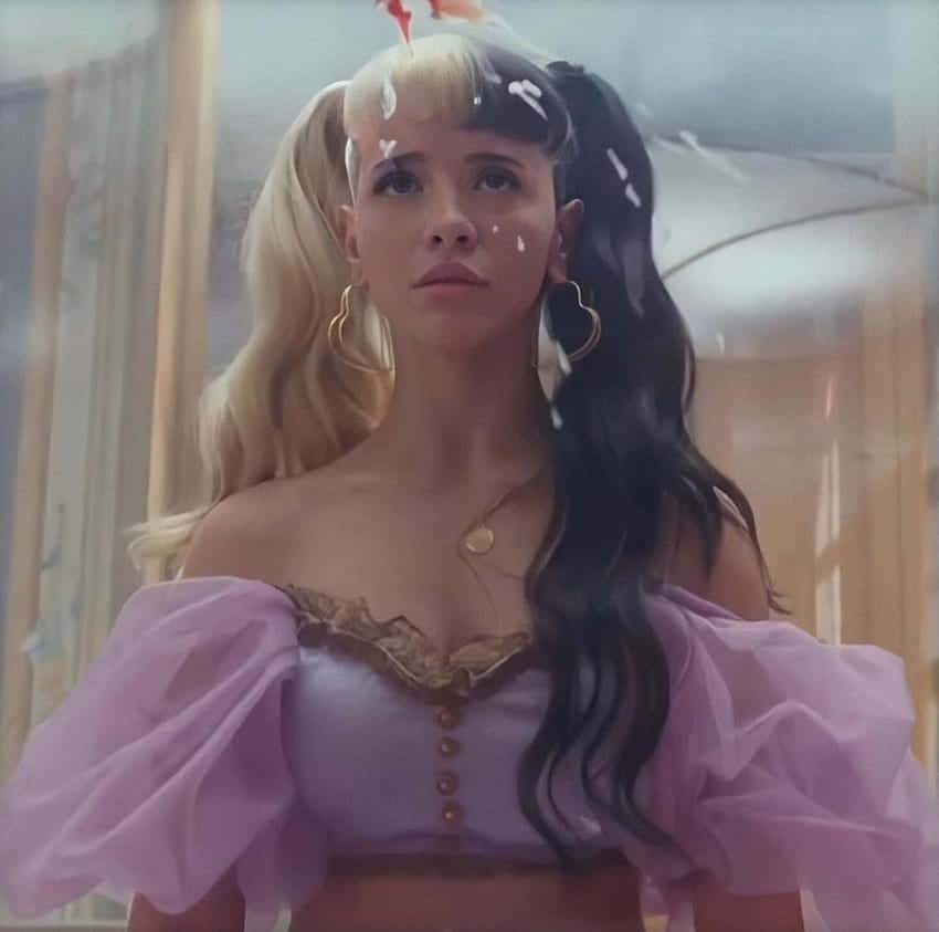 Melanie Martinez, lavender puffy-sleeve top, gold trim, SD Desktop Wallpaper