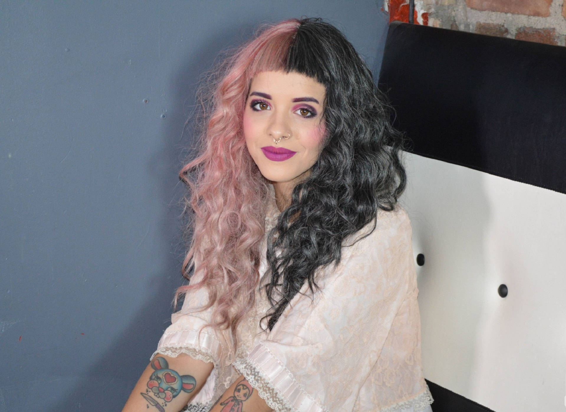 Melanie Martinez, pink and black hair, purple lipstick, Full HD Desktop Wallpaper