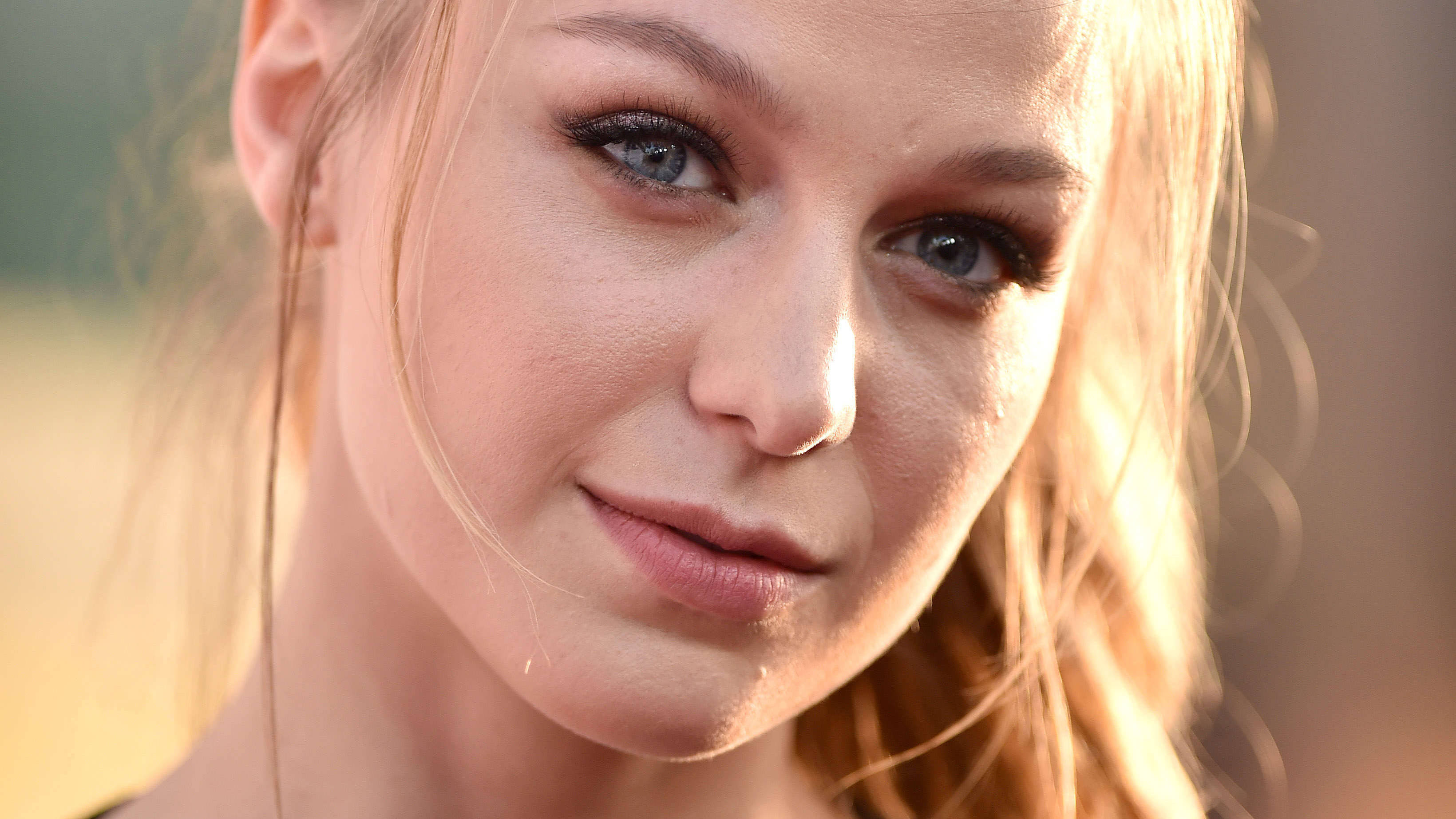 Melissa Benoist, blue eyes, blonde hair, 2K Desktop Wallpaper