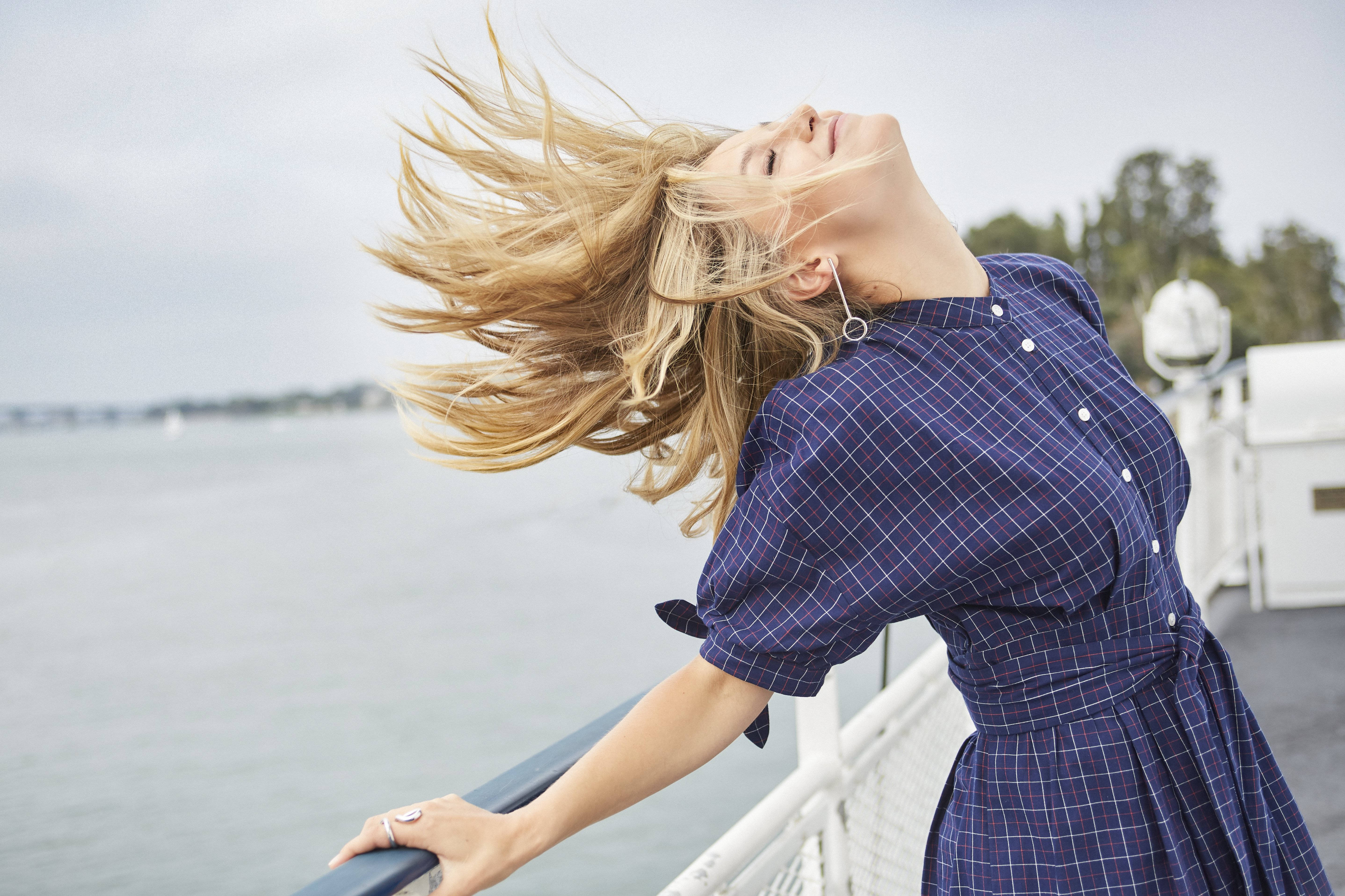 Melissa Benoist, flowing blonde hair, boat railing, 5K Desktop Wallpaper