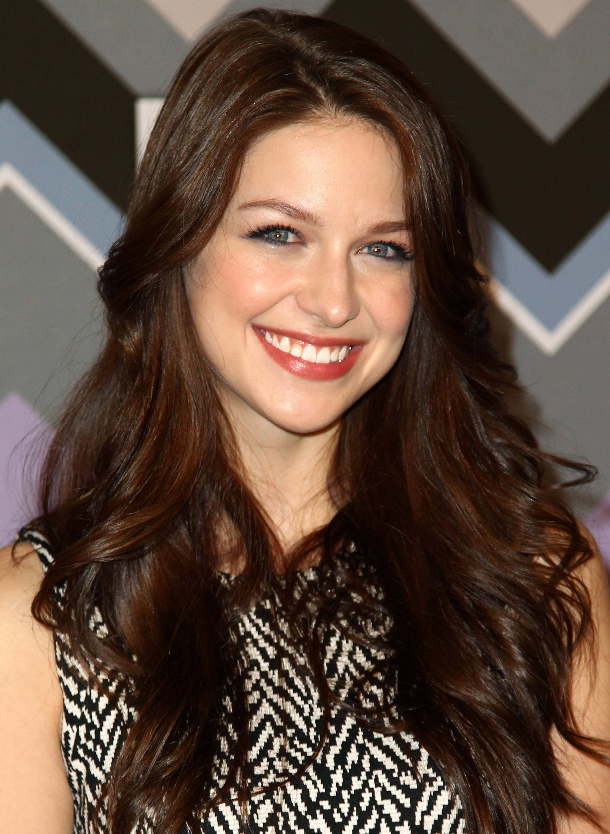 Melissa Benoist, long brown hair, bright red lipstick, 2K Phone Wallpaper