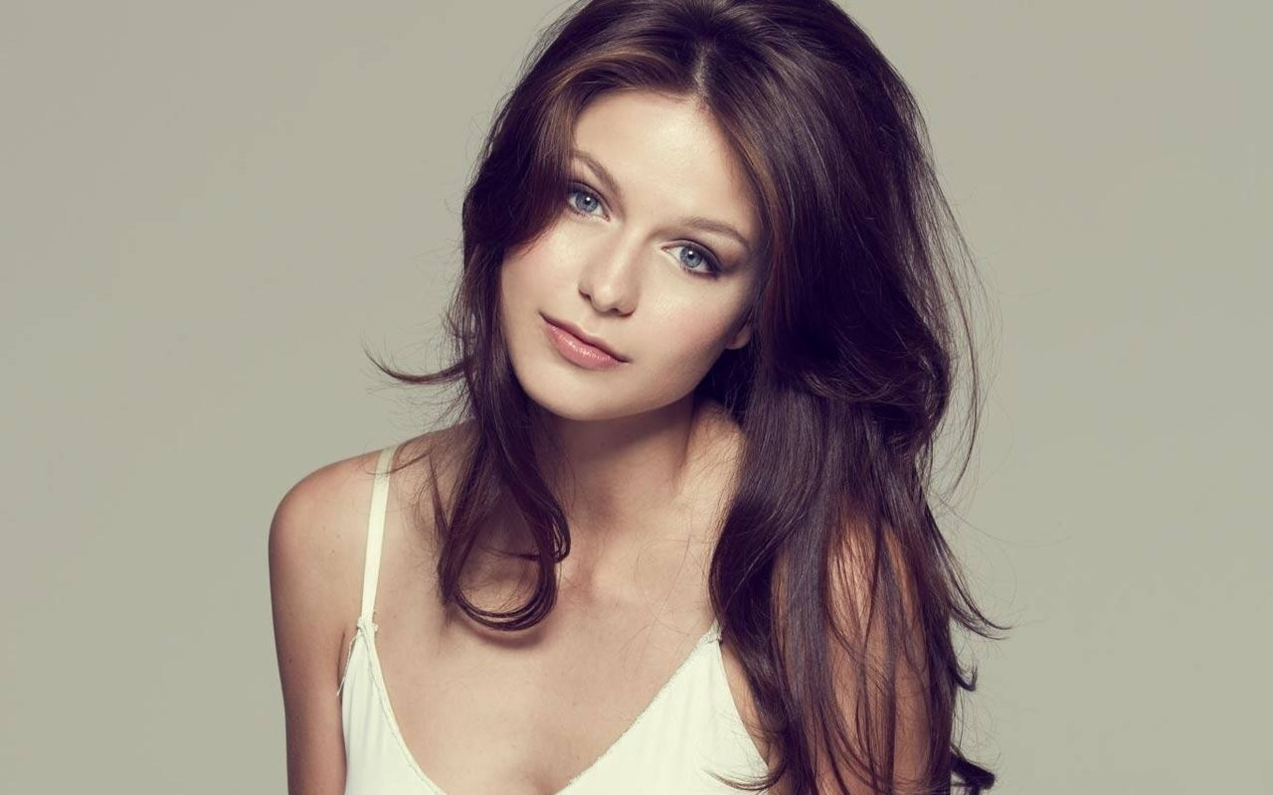 Melissa Benoist, brown hair, long dark hair, 2K Desktop Wallpaper