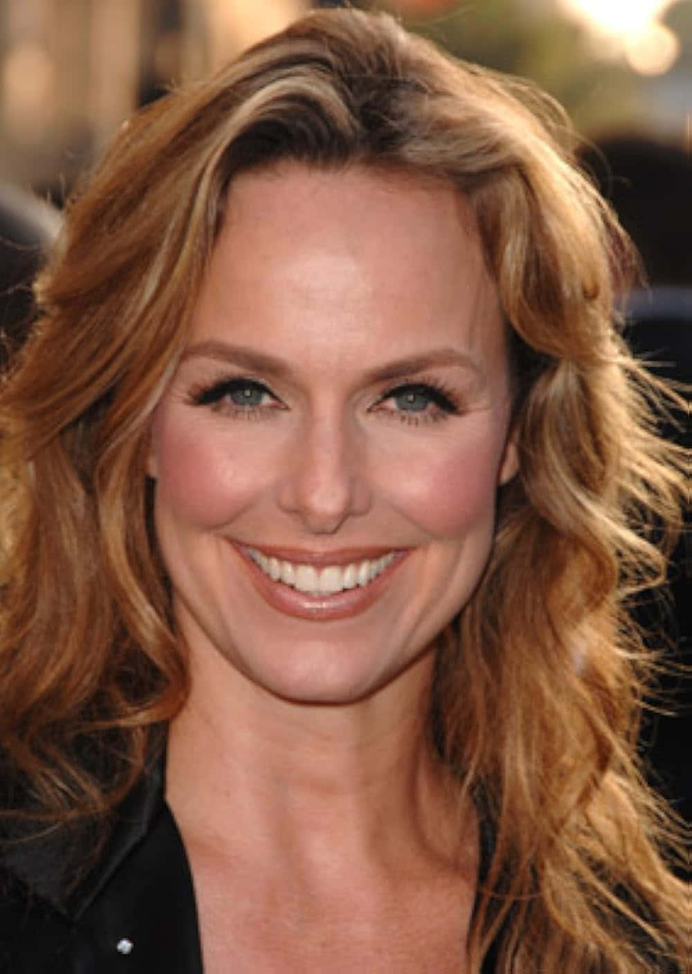 Melora Hardin, wavy blonde hair, smiling, HD Phone Wallpaper
