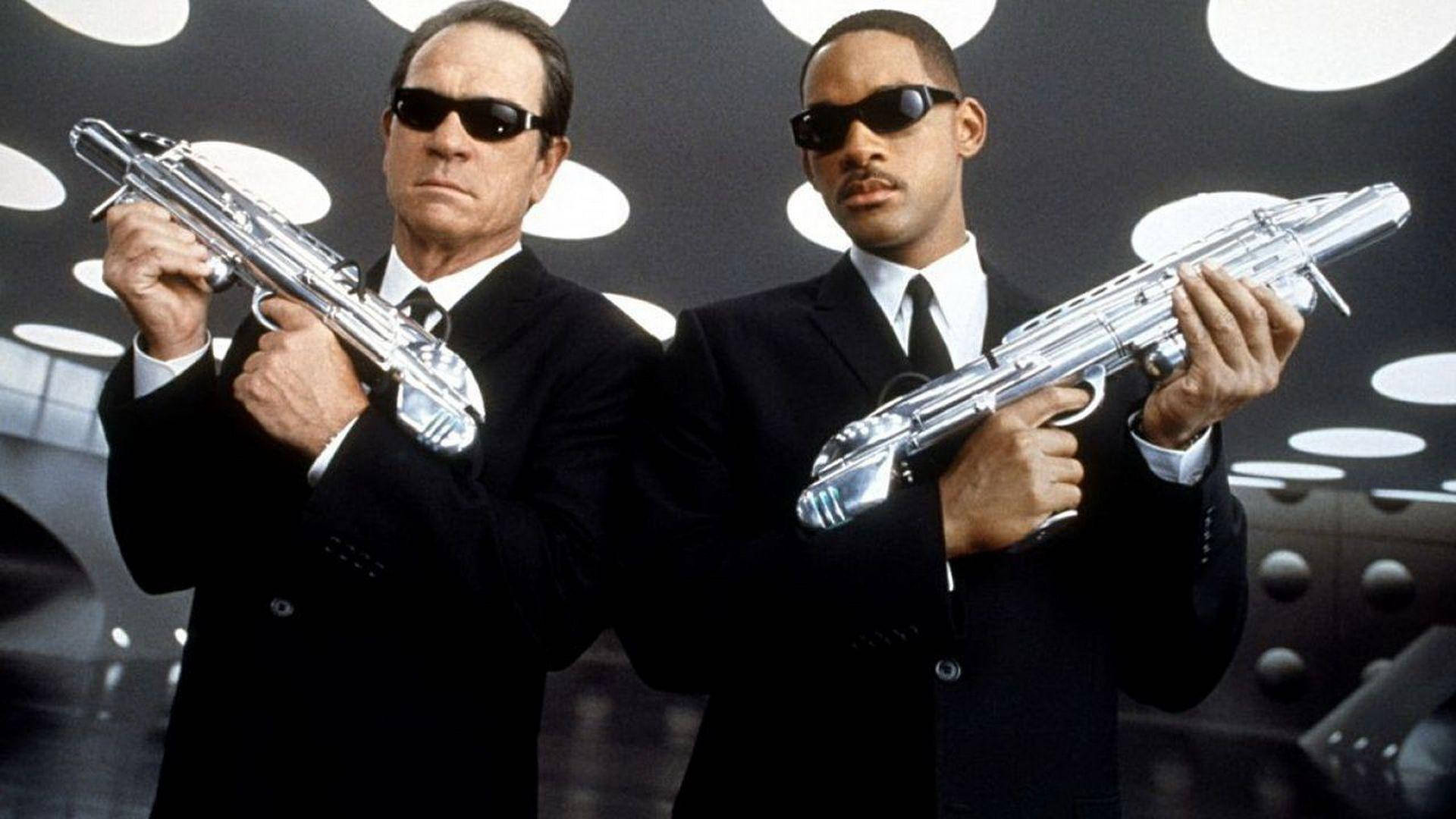 Men in Black, alien movie, silver futuristic guns, Full HD Desktop Wallpaper