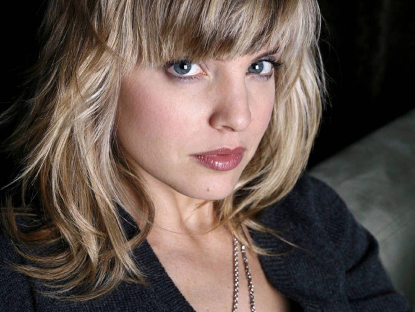 Mena Suvari, blonde hair, blue eyes, HD Desktop Wallpaper