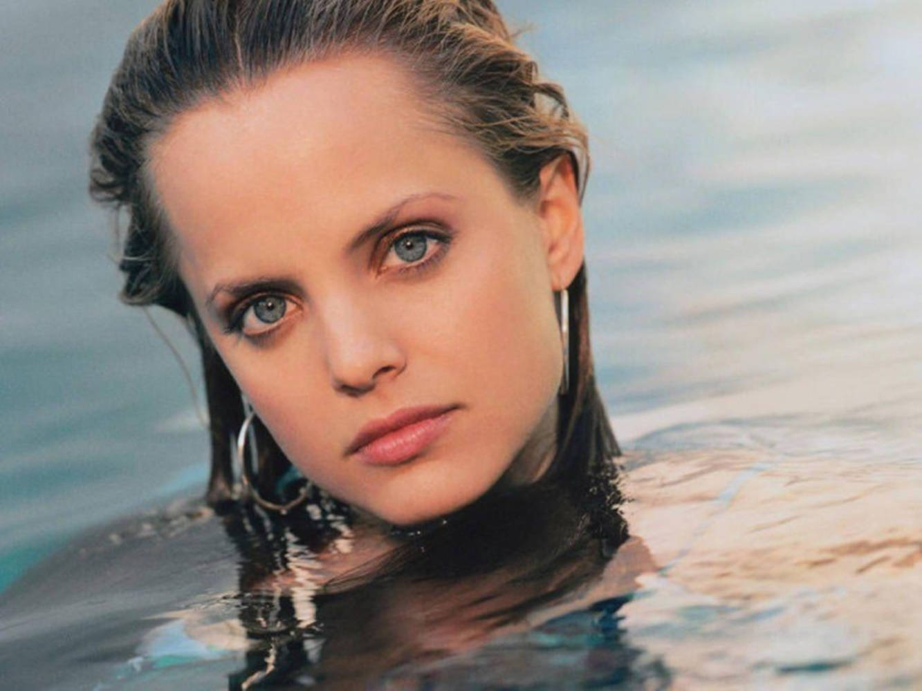 Mena Suvari, water, wet hair, HD Desktop Wallpaper