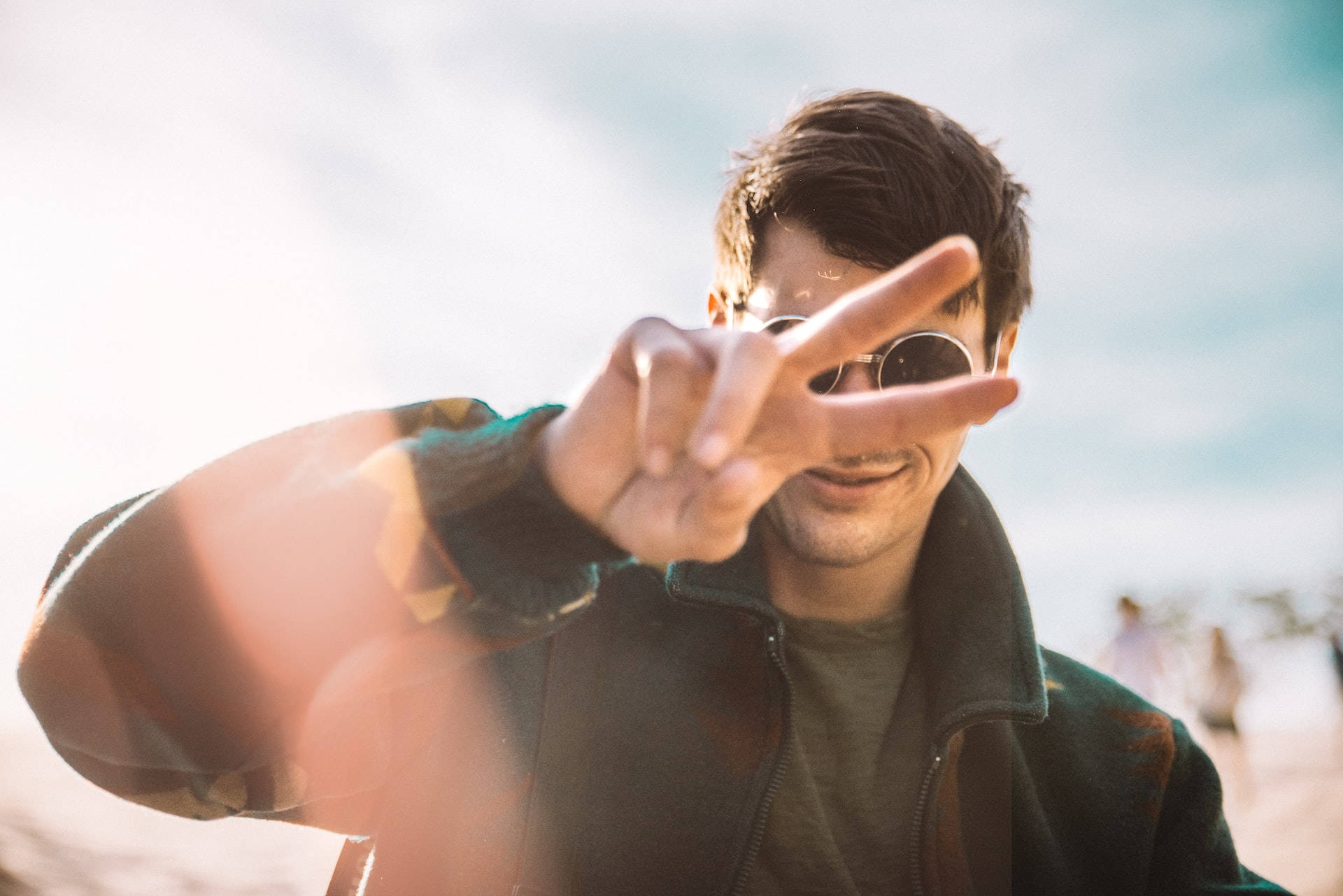 mens haircut, peace sign, sunglasses, Full HD Desktop Wallpaper