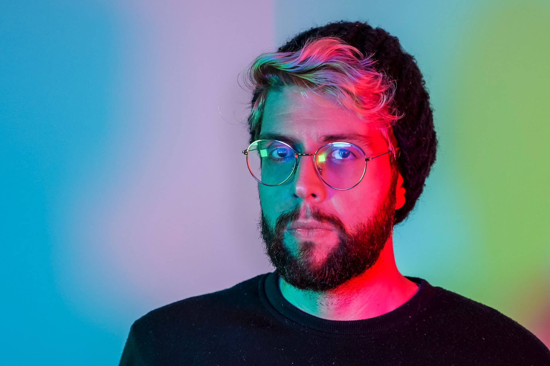 wavy side part, glasses, beard, Full HD Desktop Wallpaper