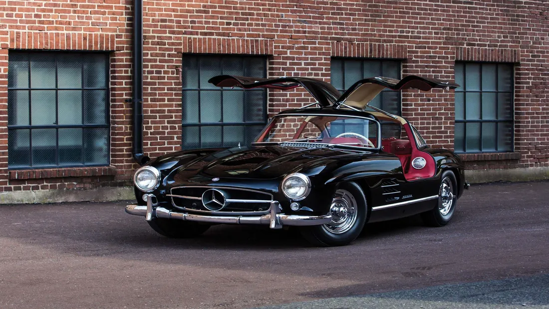 Mercedes Benz 4K