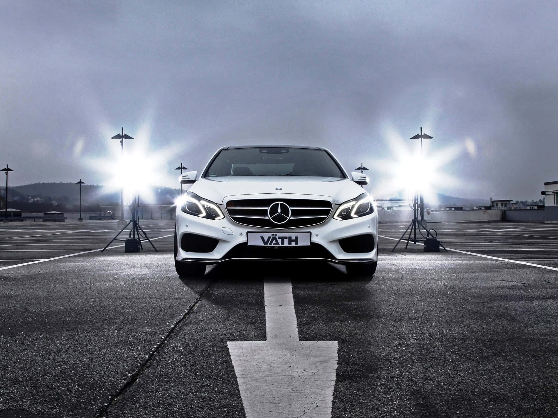 Mercedes Benz Clase E, white, wet parking lot, Full HD Desktop Wallpaper