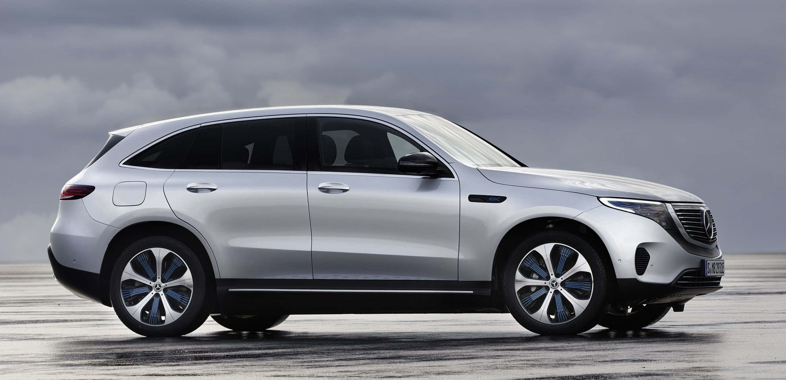 2022 Mercedes Benz EQC, silver, wet asphalt surface, 2K Desktop Wallpaper