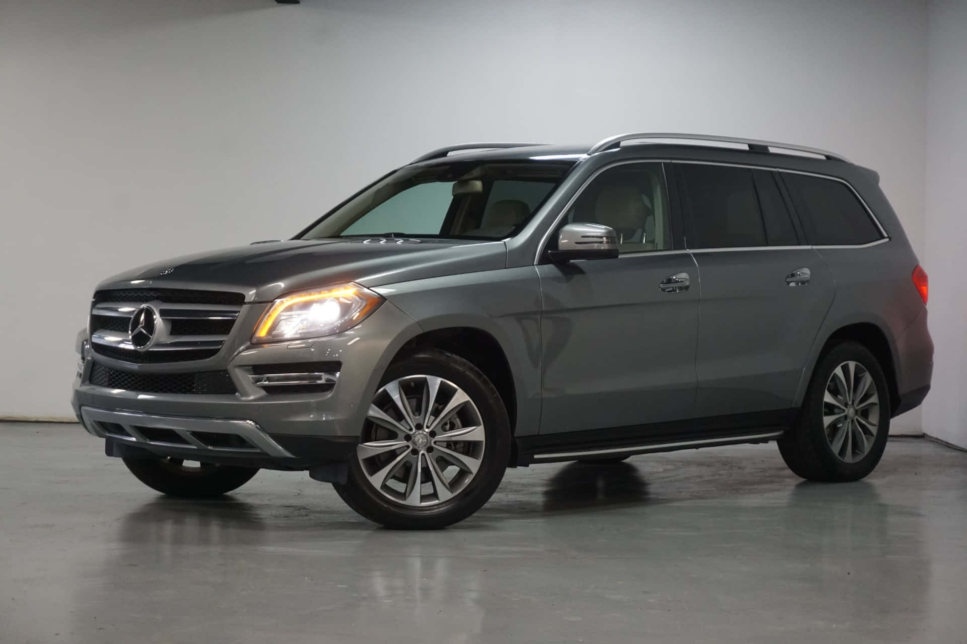 Mercedes-Benz GL-Class, sleek gray, polished concrete floor, Full HD Desktop Wallpaper