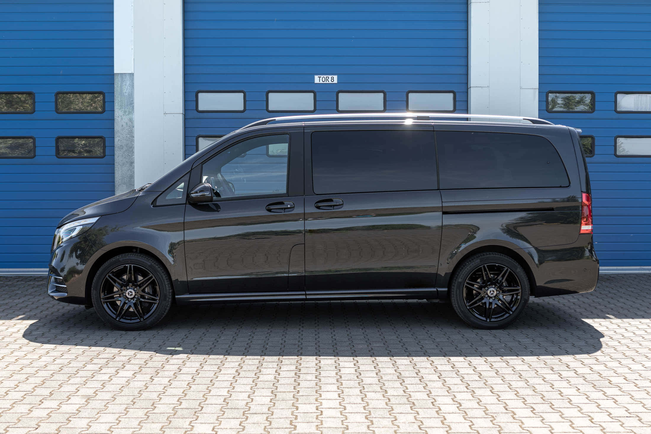 Mercedes-Benz V-Class, black, patterned pavement, Full HD Desktop Wallpaper