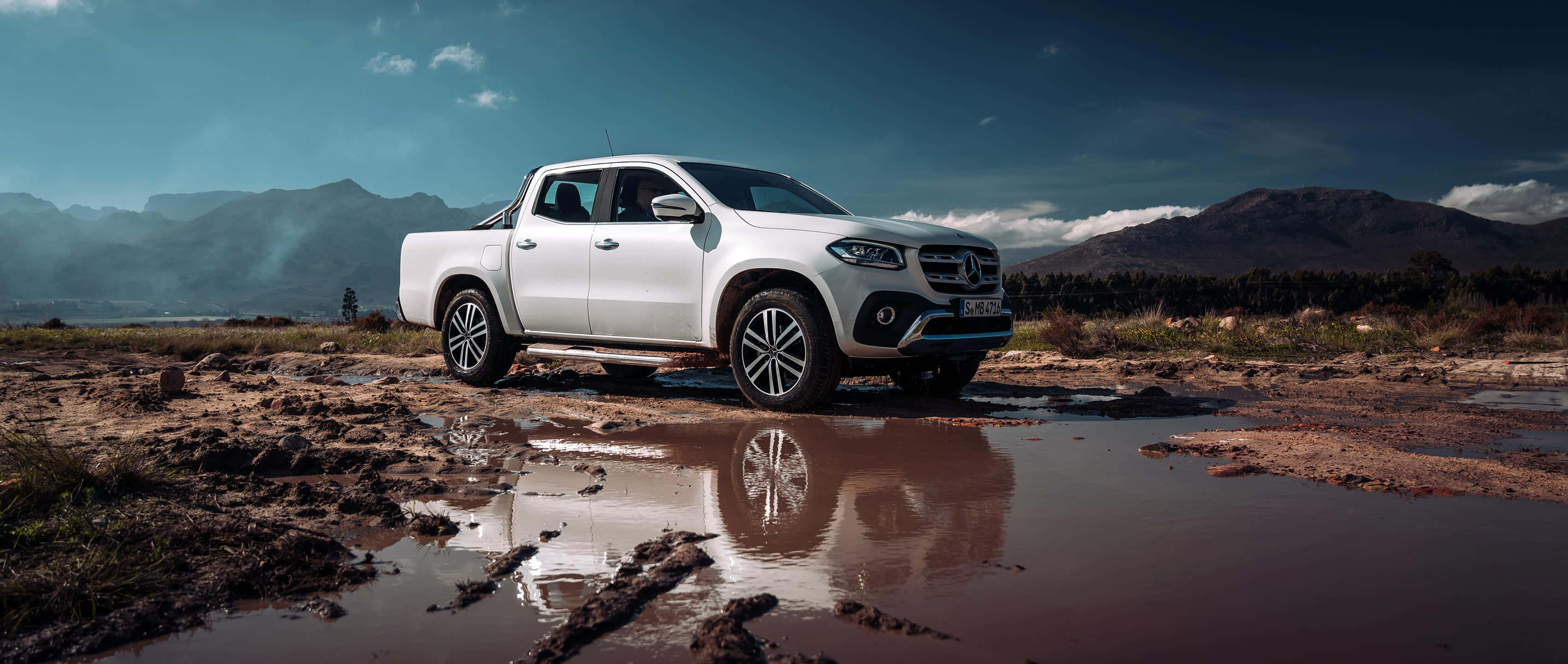 Mercedes Benz X-class, white, muddy puddle, 2K Desktop Wallpaper